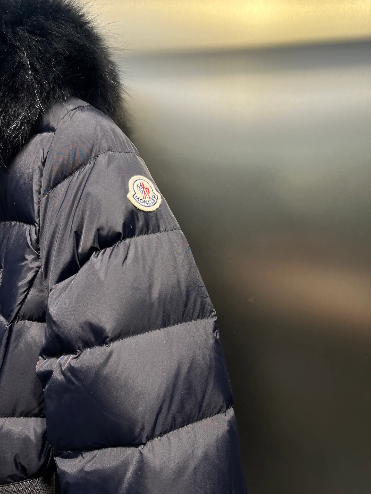P1100 Moncler Men's Autumn and Winter Popular Moncler Women's Down Jacket Hooded Long Sleeve Belt Waist Fur Collar Down Jacket, the same style as Yang Mi Style No.: 1905 Yang Mi Color: Black Code Number: 1.2.3.4