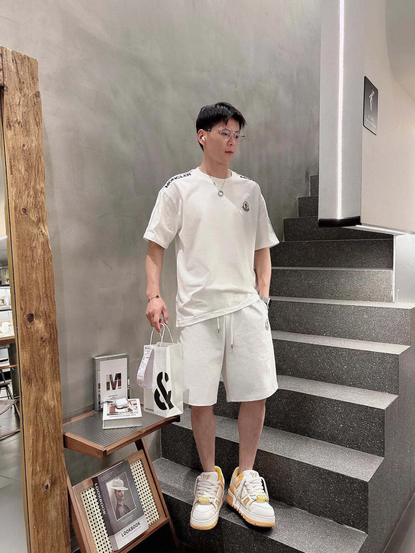 P560 Brand [MONCLER Mouth Covered] 2025 round neck short-sleeved shorts suit. The pure cotton fabric upper body will not be stuffy, the smooth and comfortable skin-friendly effect is more breathable, the fabric has its own texture, classic logo technology, a new interpretation from a unique angle, the first choice for fashion and versatility! Size: M-3XL (maximum wear: 190 pounds)