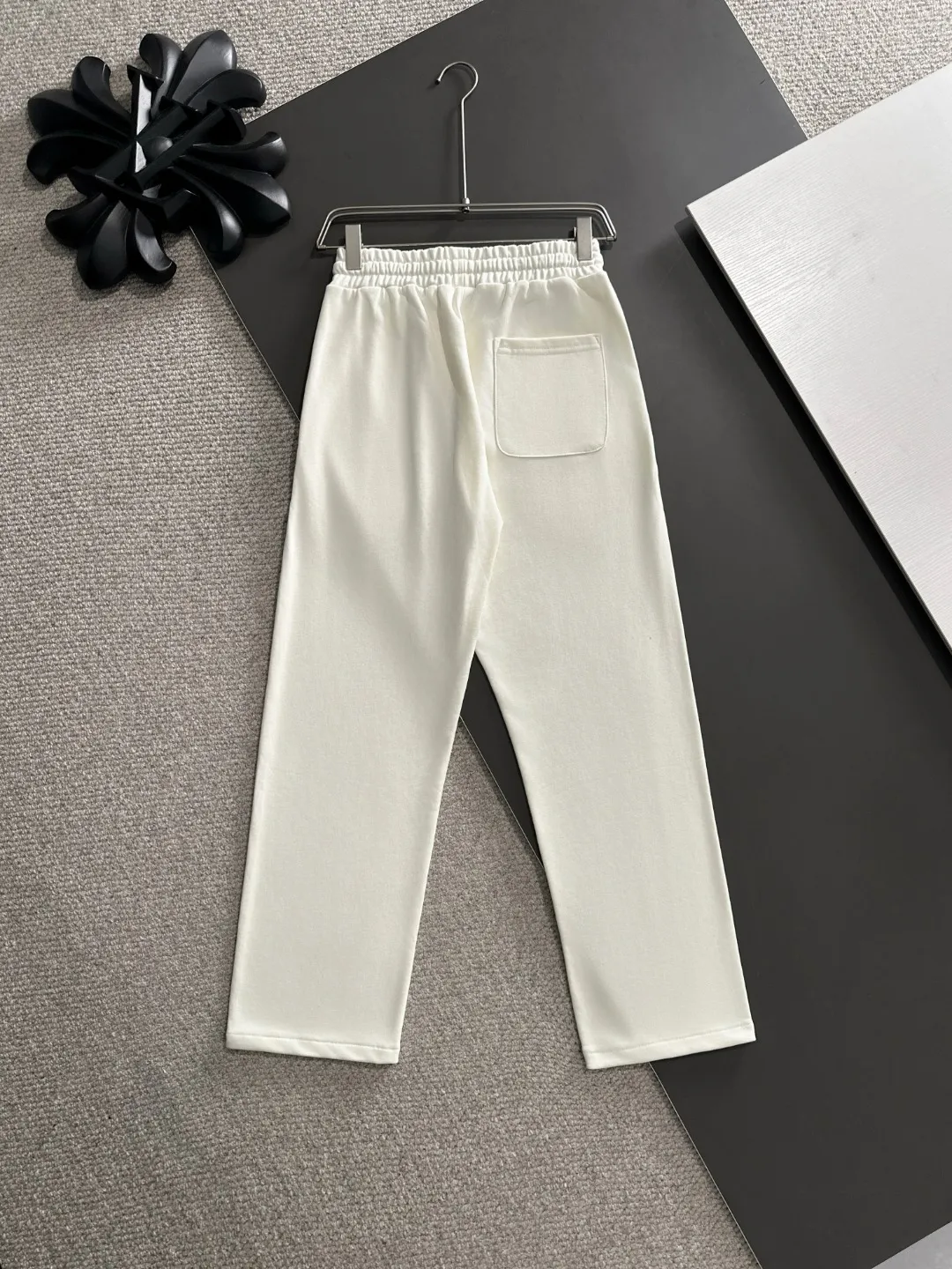 Next day shipping P720 MONCLER/Mongolian high quality 2025 autumn and winter new casual heavy industry suit exclusively developed by yb! High quality production! The top version of the trading company channel order, external orders for imported custom fabrics, high breathability and comfort, impeccable details, absolutely worth buying! This type of suit is also a must-have for lazy people. You don’t have to think about how to match it, you can just get it in one set! Brand element design concept, delicate and soft feel! It presents a casual cut and the upper body shape is great! On sale simultaneously on the official website! From a high-end men's positioning brand, the low-key luxury taste is irresistible! Exquisite workmanship and impeccable quality! The overall style is simple, fashionable and timeless, fully meeting the requirements of stylish and tasteful dressing! Sizes: S to XXL (or state your height and weight when placing an order)