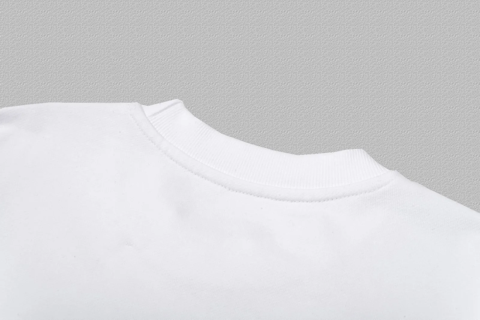 P200 [Moncler] 2025 autumn and winter new round neck sweatshirt High-end pure cotton double-ply 400g heavy terry cloth fabric Color: Black White Size: S M L XL 2XL