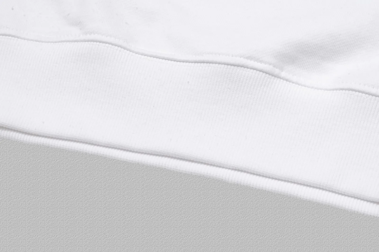 P200 [Moncler] 2025 autumn and winter new round neck sweatshirt High-end pure cotton double-ply 400g heavy terry cloth fabric Color: Black White Size: S M L XL 2XL