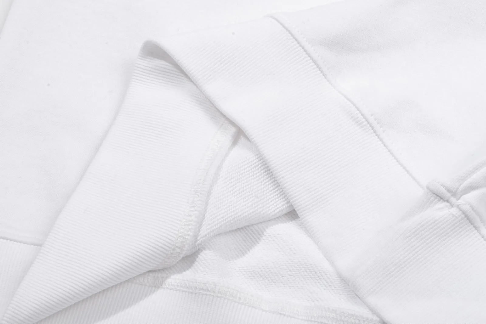 P200 [Moncler] 2025 autumn and winter new round neck sweatshirt High-end pure cotton double-ply 400g heavy terry cloth fabric Color: Black White Size: S M L XL 2XL