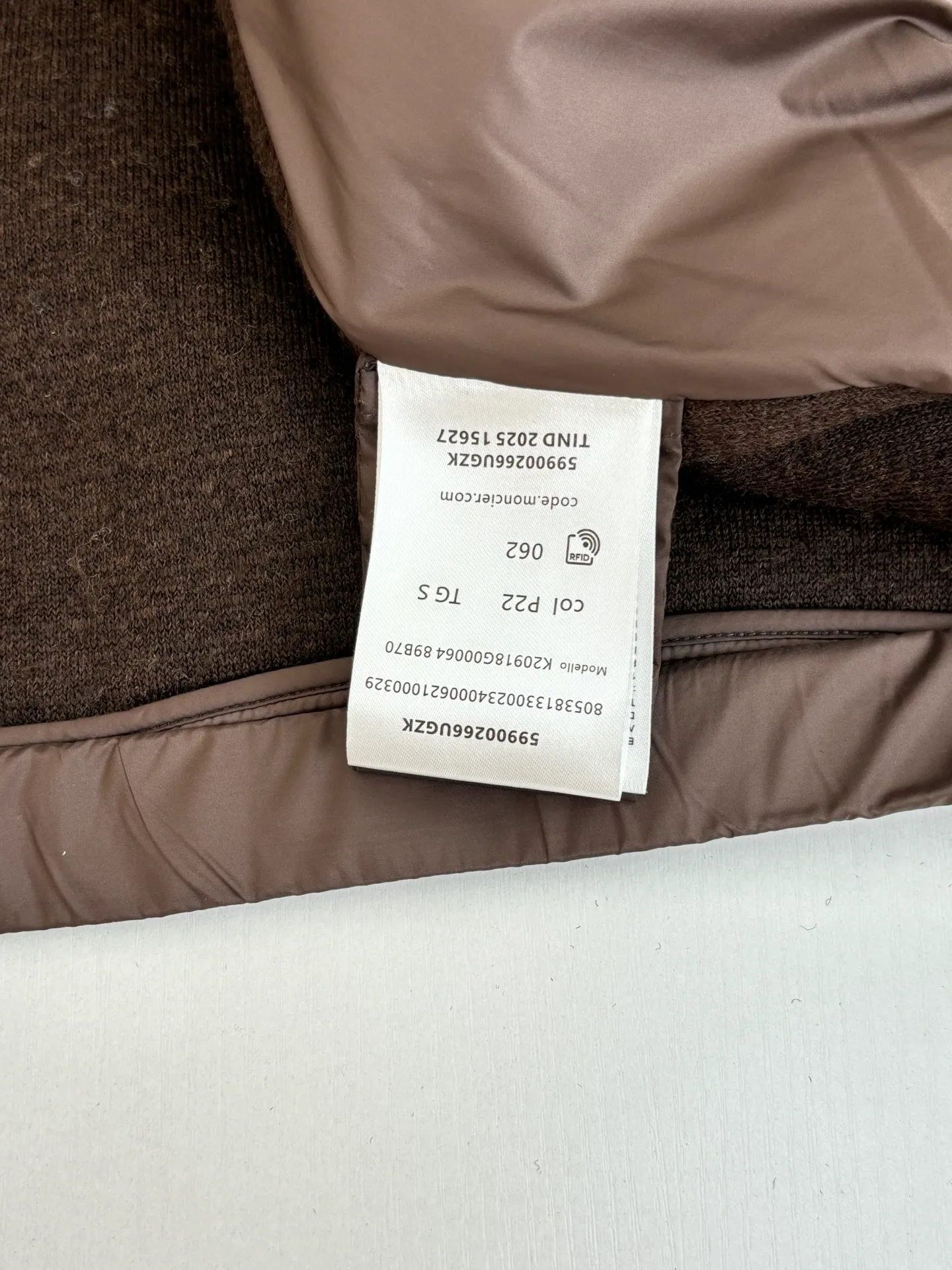 P550 Moncler*/Mask 25Fw new geometric jacquard wool blend plush hooded jacket made of wool blend teddy style jacquard fabric, adjustable drawstring hood zipper opening hem and cuffs Size: S/M/L/XL