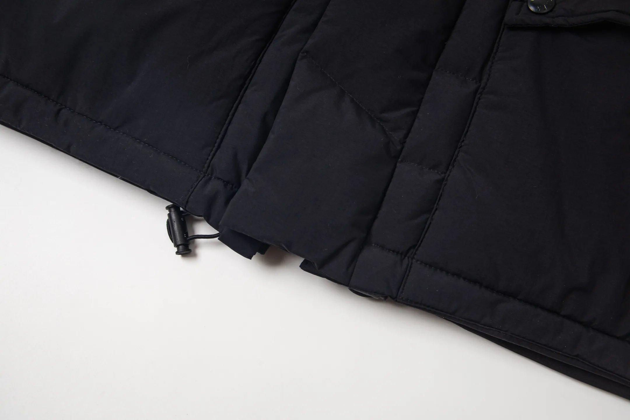 P1000 Moncler/Moncler 2025 new autumn and winter down jacket. Original customized hardware accessories are all imported and original customized. Welcome to compare. Absolutely high quality. Use top 90 down. Super soft. Full and fluffy. Super heavy work. Fabric workmanship. 👍Perfect version. Note⚠The fabric is super comfortable. Exclusive model. Non-market goods. Same style for men and women. Size: s-xxl