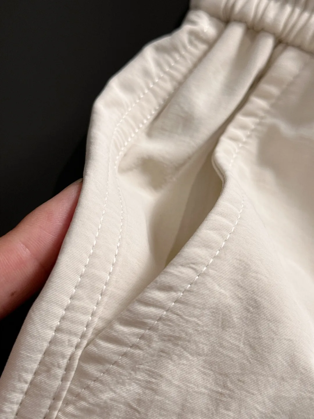 Next day shipment P360 MONCLER/Mongoose Exclusive first release of 25ss autumn and winter new high-quality trousers Compare real-life details at will A perfect choice for autumn and winter, a must-have item. Sizes: M to 3XL (please state your height and weight when placing an order)