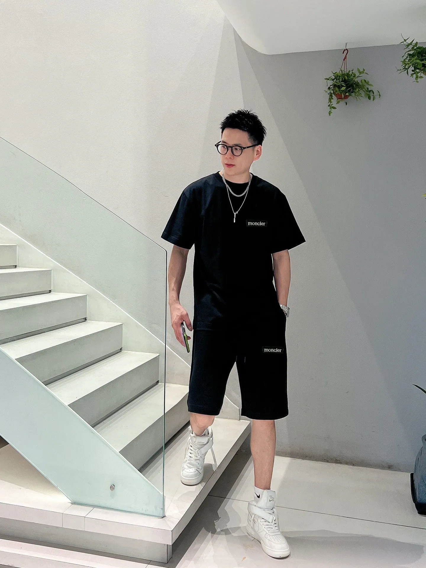 P290 Brand [MONCLER] 2025 new men’s short-sleeved shorts suit! Synchronous sales on the official website! High-end version on the market! It feels delicate and soft! Make you more comfortable to wear! The draped silhouette is awesome! Size: M-5XL (please state your height and weight when placing an order)