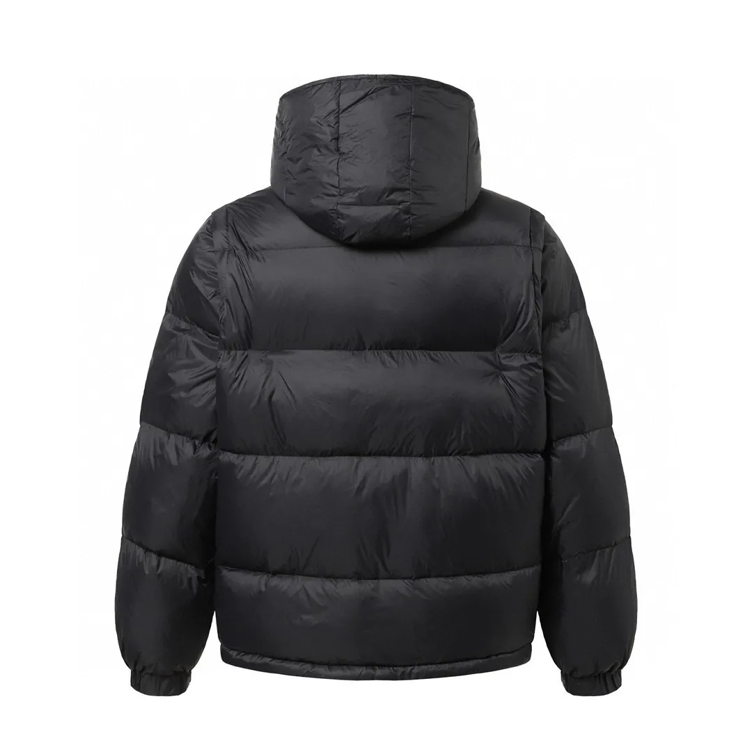 P800 Moncler Cyclone / Meng Mouth Moncler large label chocolate detachable sleeves one piece two-wear down/short hooded down jacket Correct version Top new national standard 90 goose down filling 850➕fill power One piece for easy winter. Variable/jacket/hooded vest/stand collar vest/hooded down jacket. The Cyclone down jacket is equipped with detachable sleeves and can be worn as a vest or jacket. It adopts a new simple version design. This short down jacket is made from nylon and features easily removable sleeves, allowing you to convert the jacket into a vest. A removable hood and contrast lining complete the design.  •Made from nylon fabric •Nylon laqué lining •Down filled •Removable hood and sleeves •Zip and snap fastening •Zip pockets •Elastic cuffs •Elastic drawstring hem Color: Black Chocolate Sizes: 1 2 3 4 5