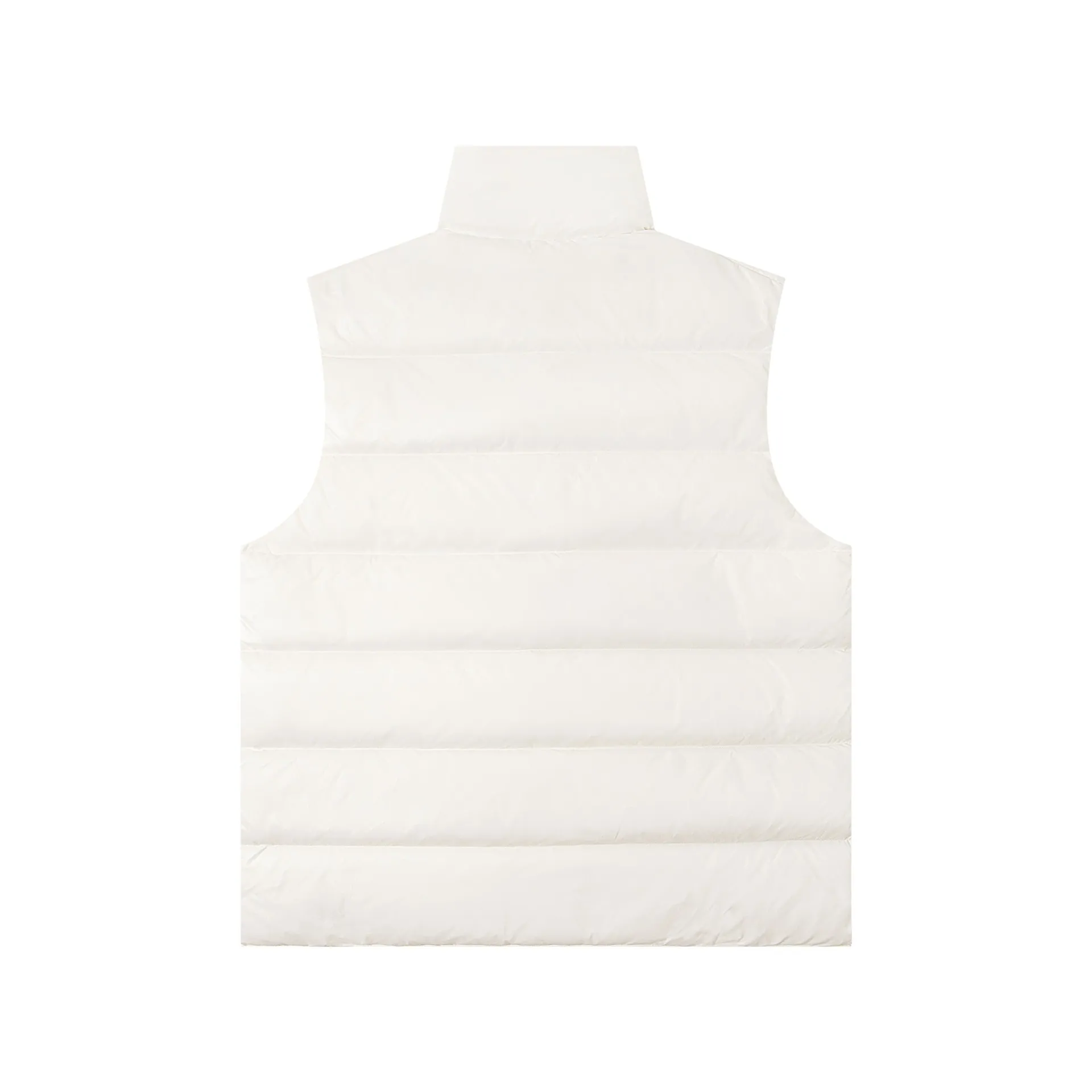 P550 model number: G115 Moncler's new stand-up collar vest down jacket top 1️⃣The fabric is made of advanced custom-made bright nylon and is completely the same as the original version. The fabric details and hardware are truly the same as the original version, and the details are impeccable! 2️⃣It is very youthful and energetic, and can be easily worn by both men and women. It is very in line with the fashion aesthetic concepts of today's young people! 3️⃣Full set of customized accessories, complete with three standards, same style for men and women, a must-have for couples. Color: black, white, size: 1.2.3.4.5.6