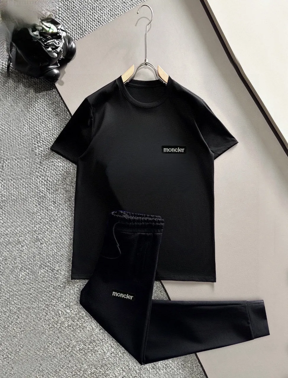 P330 💰【MONCLER】(Fat Man's Gospel) The same style as the 2025 official website. World-renowned luxury brand. Summer men's (double mercerized) high-quality 🐂 suit. It is made of imported original single fabrics. It is a trendy style of the season and a versatile hit. Simple and elegant, precise workmanship allows you to be at the top of fashion. Size: M-5XL (can be worn up to 220 pounds)
