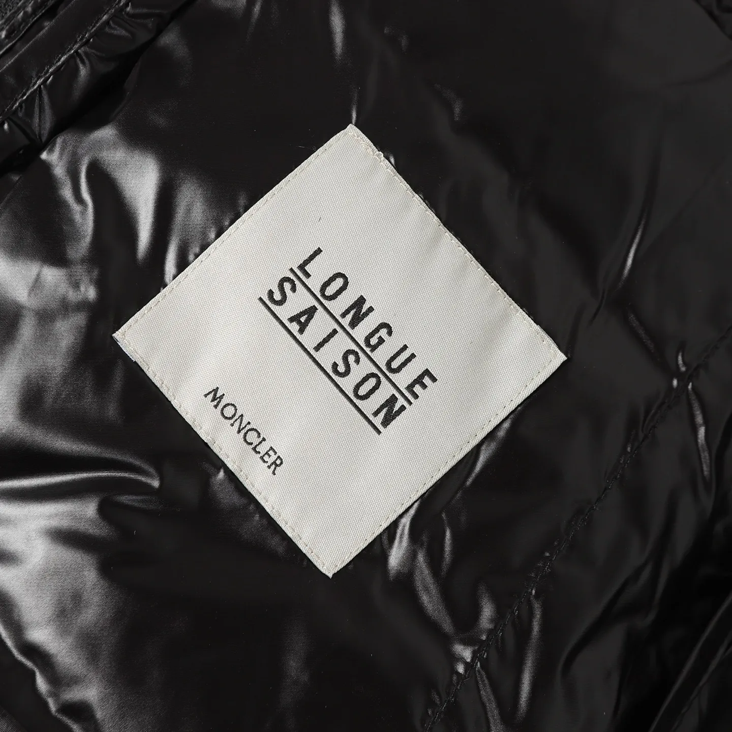 P700 Moncler/Meng Mouth Acorus Stand Collar Men's Classic Light Down Jacket Moncer/Meng Mouth # Acorus Stand Collar Men's Classic Light Down Jacket ➖ National standard 98 pure white duck down, 100% of the highest quality on the market, never misleading like goose down! ➖ 15D nylon fabric/lining is of the highest standard, never velvet! ➖ The original Velcro is durable, and the accessories and hardware are all custom-made from the original factory, 100% restoring the replica quality! ➖ Mengkou has been focusing on production for 10 years. The perfect combination of every link ensures the smoothness of each piece of clothing. It is the Rolls-Royce of down jackets!  ⛔No need for too much copywriting, focus and professionalism! Color: black/grey Size: 1/2/3/4/5
