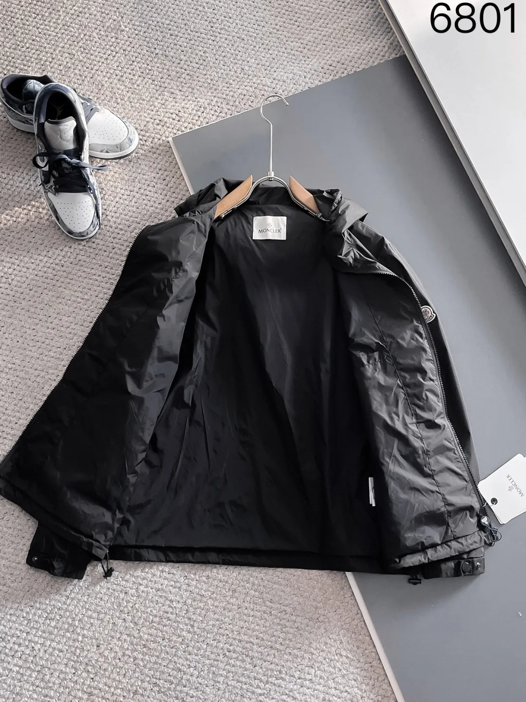 P540 🌸🌸🌸🌸Moncler top original order ❗High-end fabric feels soft and comfortable, and the color is high-end (different from the hard feel in the market) ❗ The new autumn and winter men's casual jackets ❗ have a unique and innovative interpretation of the classic logo, which is in line with the latest design concepts of the season. It is highly recognizable, with a simple khaki design, youthful and energetic, and the style and color matching can be freely worn according to the actual scene. It meets the conventional and orthodox dressing needs that are inclusive of all occasions. The outstanding printed surface is more suitable for street styling. It is highly recognizable, showing the vibrant colors of the city, and is highly moldable and practical!  This model is dominated by fabrics and craftsmanship. The company's customized fabrics are windproof, comfortable and breathable. The upper body is light and unburdened, and the overall details are of super high quality❗ The details are full of craftsmanship, and the accessories are all custom-made. The electroplated metal zippers and snap buttons are quite outstanding. They are very luxurious and high-end. The workmanship is extremely rigorous and elegant. Color: Picture color Size: M, L, xL, xxL, xxxL