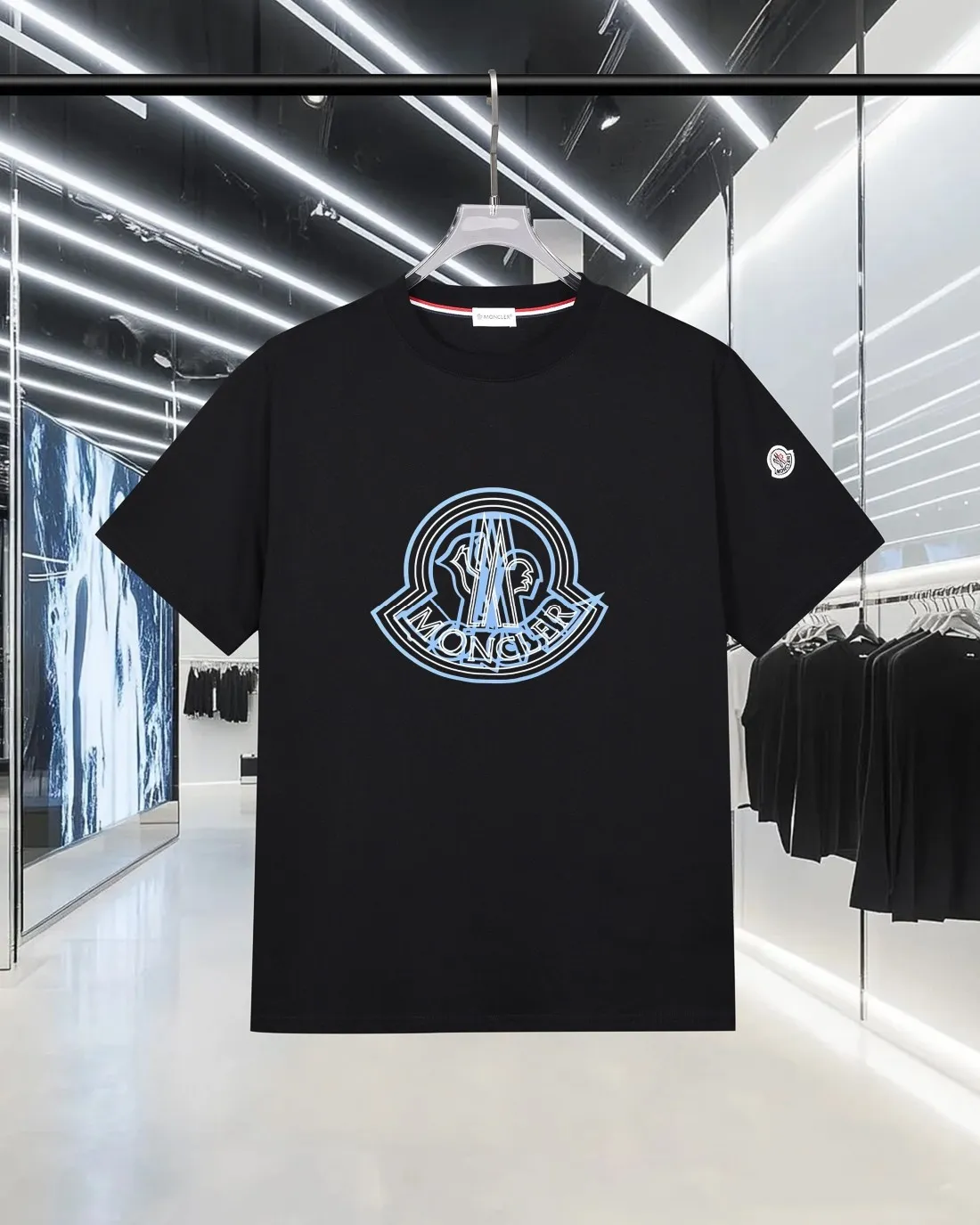 P150 MONCLER/Muzzled 300g pure cotton round neck short-sleeved T-shirt Brand classic Ghost offset letter LOGO embossing process 2025ss official synchronization High version High quality Fashion personality Versatile trend Pure original quality Original fabric Hang tag Collar label Washed wheat Complete three standards Color: Black. White. Size: S M L XL XXL