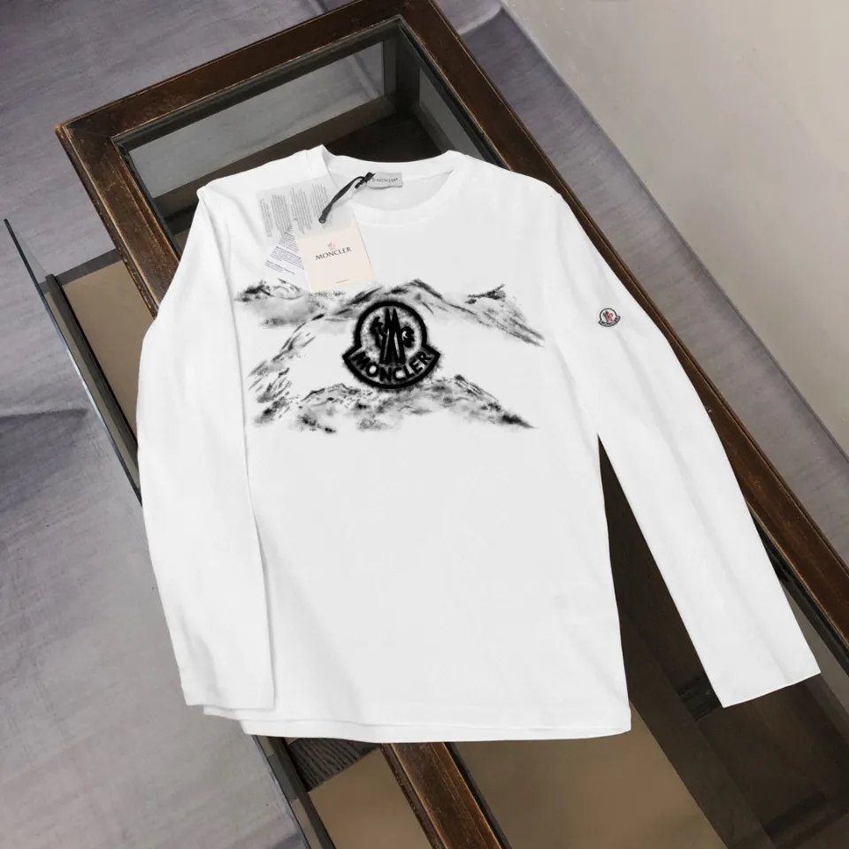 P180, a non-off-the-shelf model, you can trust it. Moncler printed long-sleeved T-shirt, 240g breathable cotton fabric, very soft and comfortable texture, does not shrink, does not deform, does not ball), can be worn alone as a base layer. Original customized accessories, collar label, care mark, hangtag, packaging (perfect details) Color: White Black Size: XS S M L