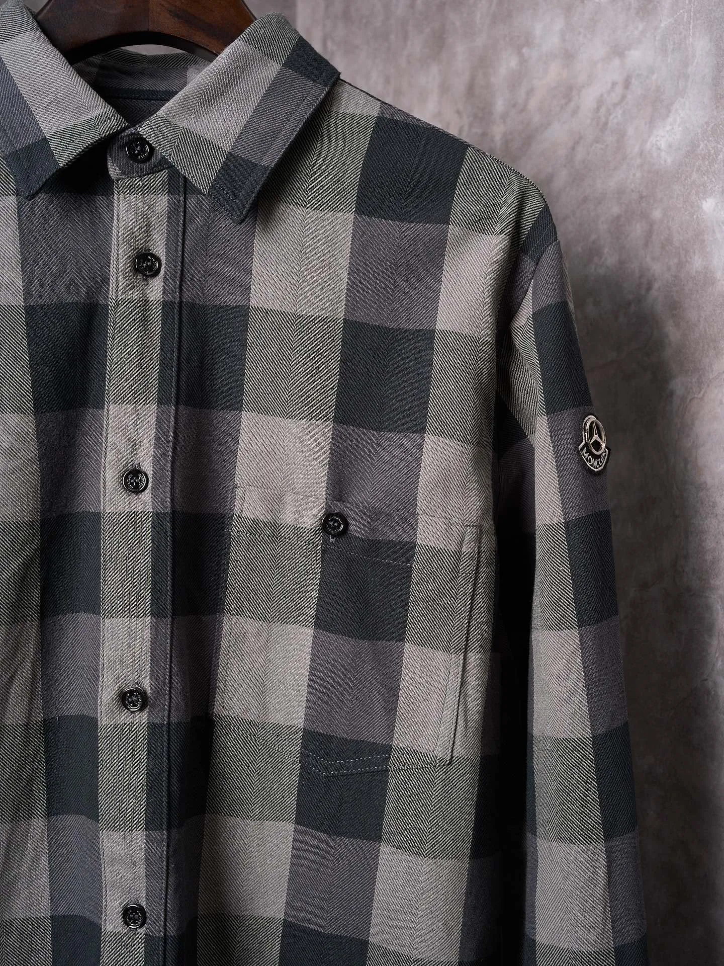 P500 Actual hanging auction] Moncler x Mercedes-Benz/Moncler x Mercedes-Benz joint cotton embroidered logo plaid shirt [Ready stock] 46 48 50 52