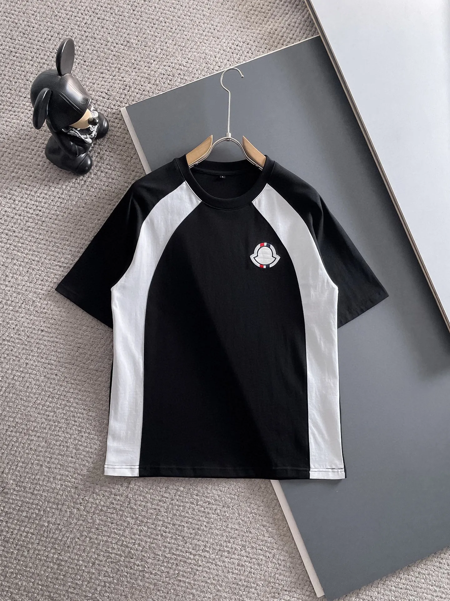 P570 Brand [MONCLER Mouth Covered] 2025 round neck short-sleeved shorts suit. The pure cotton fabric upper body will not be stuffy, the smooth and comfortable skin-friendly effect is more breathable, the fabric has its own texture, classic logo technology, a new interpretation from a unique angle, fashionable and versatile choice! Size: M-3XL (maximum wear: 190 pounds)