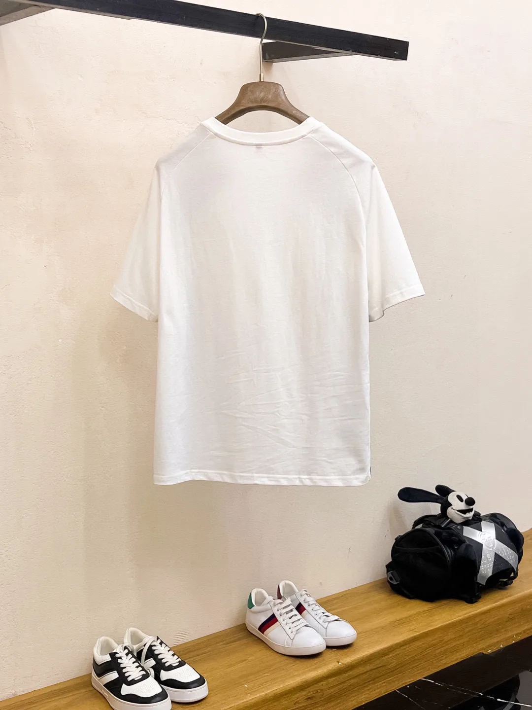 P560 Brand [MONCLER Mouth Covered] 2025 round neck short-sleeved shorts suit. The pure cotton fabric upper body will not be stuffy, the smooth and comfortable skin-friendly effect is more breathable, the fabric has its own texture, classic logo technology, a new interpretation from a unique angle, the first choice for fashion and versatility! Size: M-3XL (maximum wear: 190 pounds)