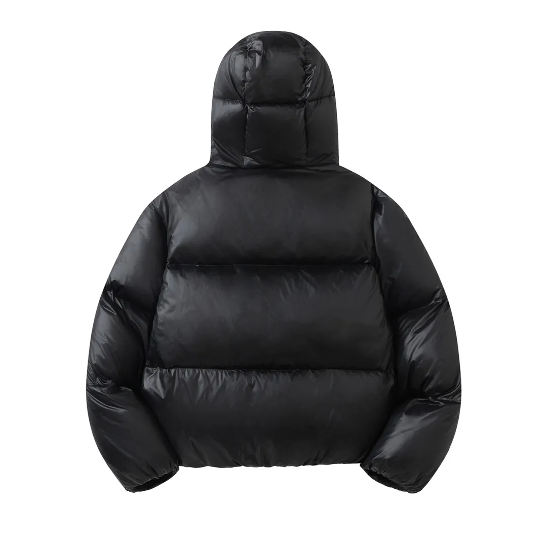 P920 with dust bag) Moncler/muzzle 24ss short bread hooded down jacket, the latest style, lightweight longue saison nylon down jacket, dist certified, quilted design, dropped shoulder design, drawstring hood, sleeves with invisible snap buttons that can be worn as a cloak. Filled with 90 national standard goose down, complete with three standards, the upper body effect is super good-looking. Color: black camel Size: 0/1/2