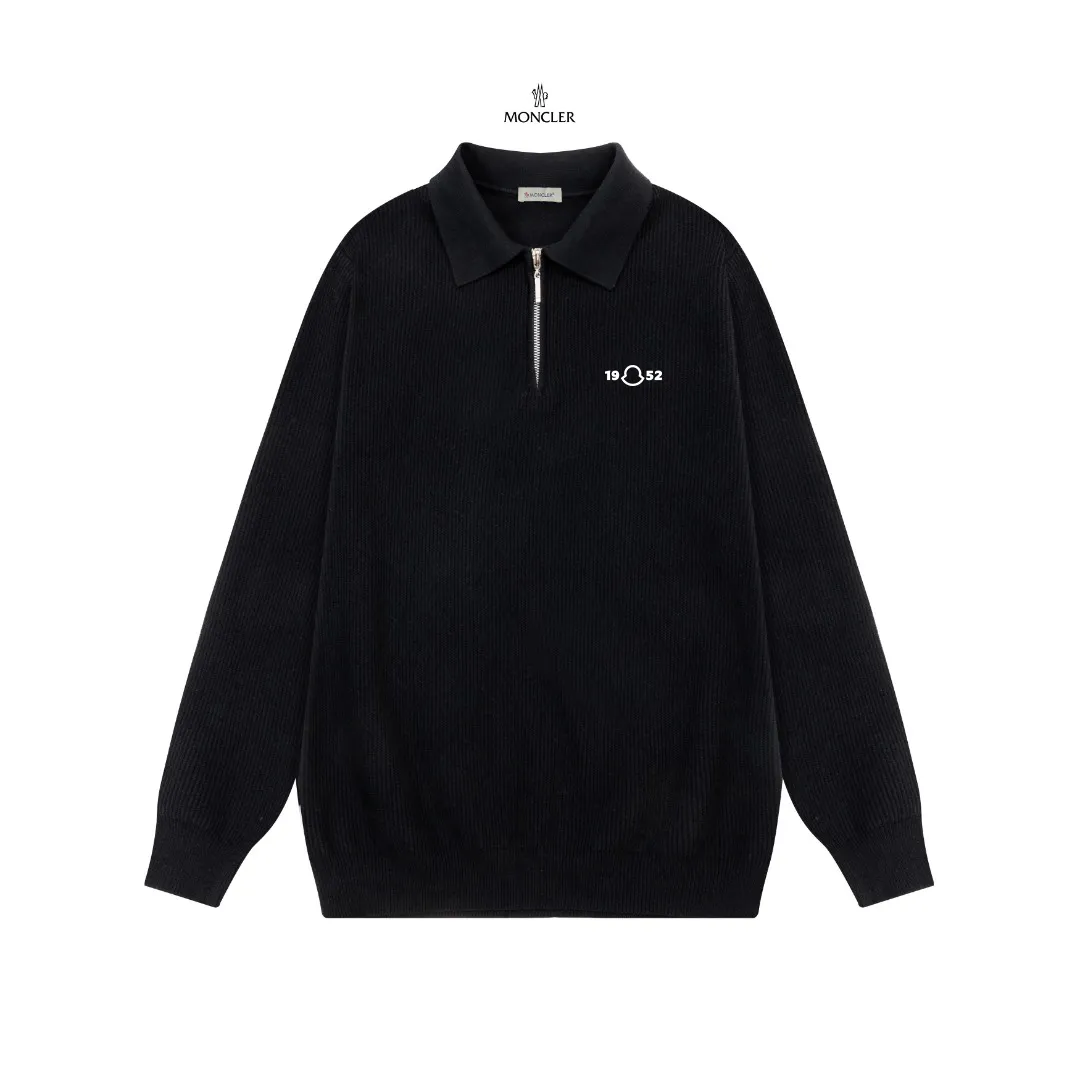 P250 Moncler masked zipper lapel sweater, the latest 2025 casual Polo wool sweater.  The texture is delicate, soft and comfortable, skin-friendly and warm, not easy to deform, simple and high-end style, and the logo on the chest is very exquisite and perfect! The upper body effect is very strong 👍 Color: black, gray Size: S-XL