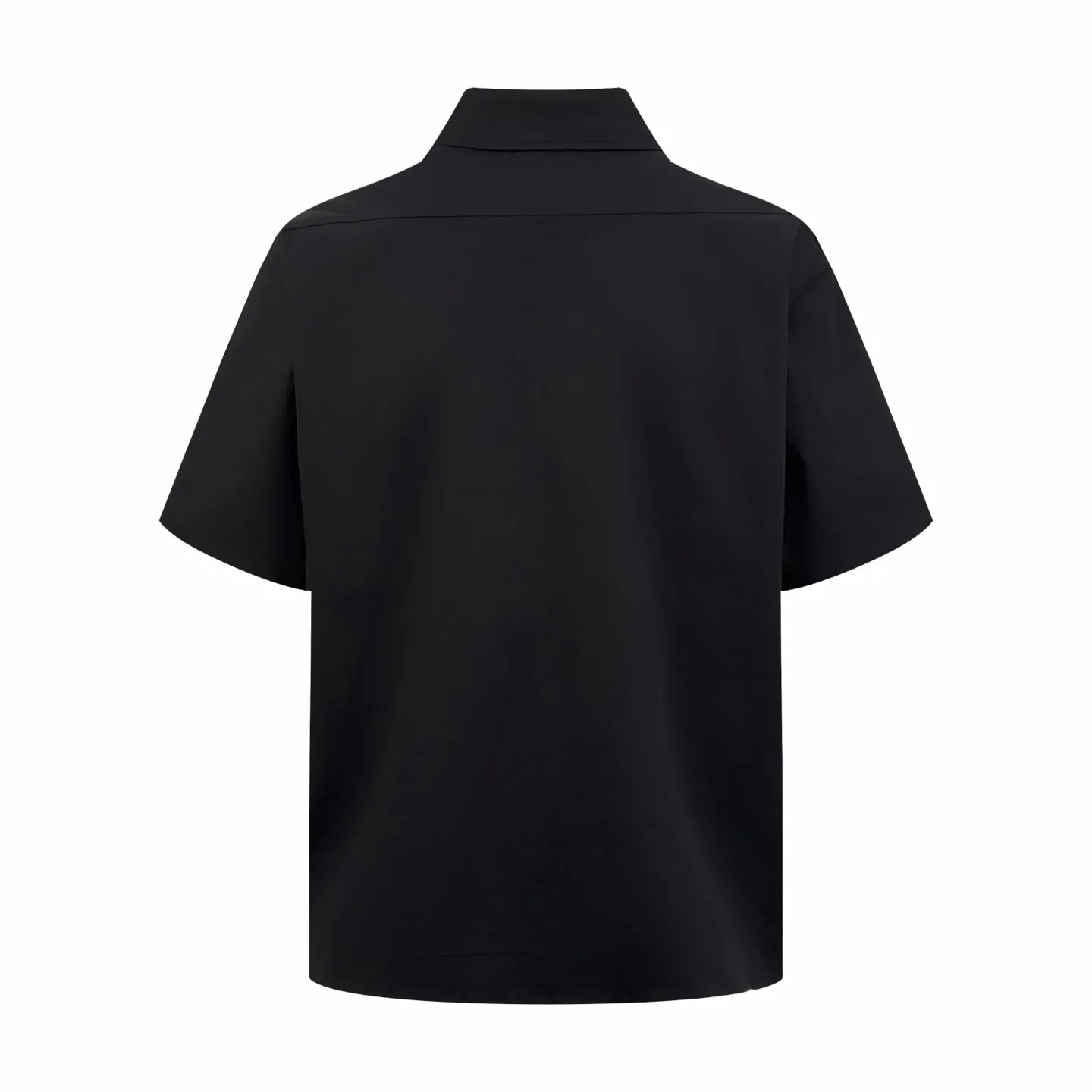 P350 Moncler Logo Pocket Short Sleeves Customized high-quality cotton hidden pattern gabardine Full of texture Comfortable and close to the skin With pure black as the base color Calm, restrained and full of strength The iconic Moncler logo embroidered logo is embellished on it to increase brand recognition. Use simplicity as the pen and texture as the ink to outline the most moving fashion picture with the simplest elements. Process 1: Use imported special machine infrared to locate the "Moncler logo embroidery" for a more accurate position Firm and strong. Process 2: Template machine to open the bag. The preset template guides the position, shape and size of the bag. Accuracy ensures the quality of the bag opening. Process 3: The fabrics are washed and have a better hand feel. Not easy to deform, not easy to shrink, not easy to fade, and maintain long-term beauty. Accessories: Customized 1:1 Moncler embroidered logo Customized 1:1 Moncler snap button Customized 1:1 Moncler zipper Customized 1:1 Moncler trademark Fit: Loose fit Size: S M L XL Style number: AA550