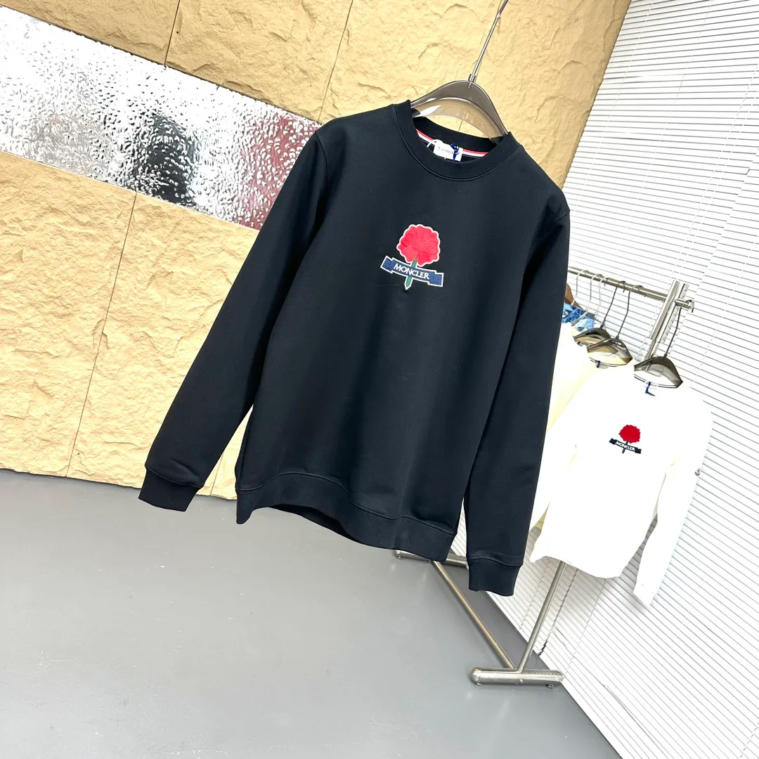 P280 Brand: Mengkou🤳𝐌𝐎𝐍𝐂𝐋𝐄𝐑 Fabric: ☑️Made of 440g double-strand pure cotton terry👕 Fabric: ☑️Thread with 1*1 double yarn thread. 🔜Comes with dyeing in the same tank. Craftsmanship: ☑️The embroidery uses 3D three-dimensional embroidery technology, 🇧🇫The original computer scan and print is restored 1:1. The pattern is clear and the needle count is dense. It is a rare high-end product on the market! 🇲🇩All three standards are complete! Size: ☑️S 〰️M 〰️L 〰️XL 〰️XXL