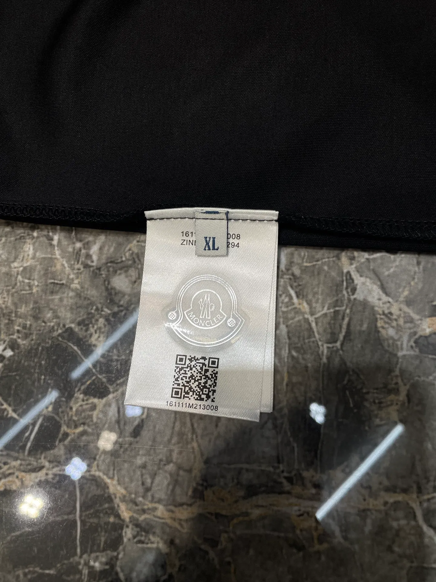 P320 Moncler 🌟 High-end series, 25ss new autumn and winter embroidered round neck bottoming long-sleeved T-shirt, with brand logo embroidery design on the front chest, classic felt embroidered logo on the left sleeve edge, and high-end thread design on the cuffs, creating a basic men's item and injecting new ideas into the men's wardrobe. Made of 100% long-staple cotton➕imported Lenzing Modal blended fabric. The fabric has a high-end texture, is soft and silky, has excellent elasticity, is anti-wrinkle and anti-yellowing, and will not be easily deformed after long-term wear. Size: s-xxxl