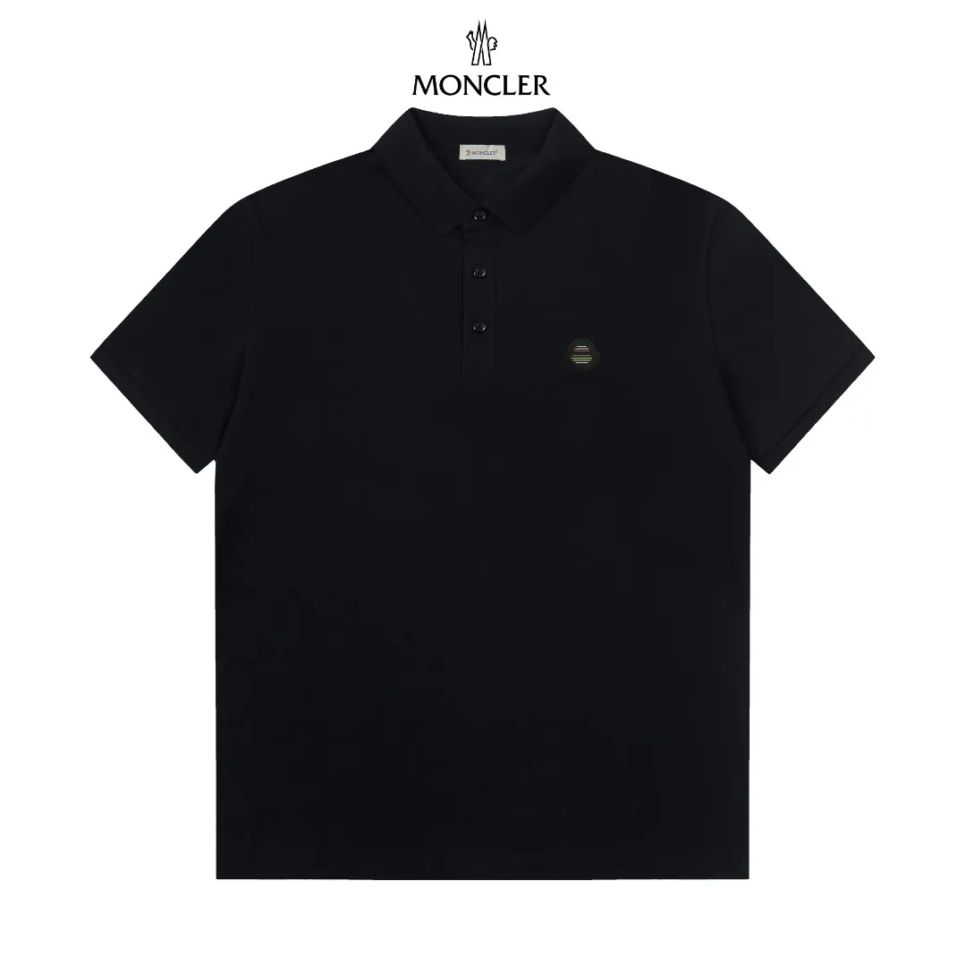 P180 Moncler Moncler classic LOGO exquisite Polo shirt upgraded, inspired by the retro of the 1980s. Original fabric Official same style Customized same vat dyed fabric Very comfortable to the touch Latest brick cabinet synchronization for spring and summer Fashionable and personalized Super versatile and good-looking Suitable for both men and women A must-have style Tag Collar label Washed wheat Complete with three labels Color: White Black Size: M-3XL