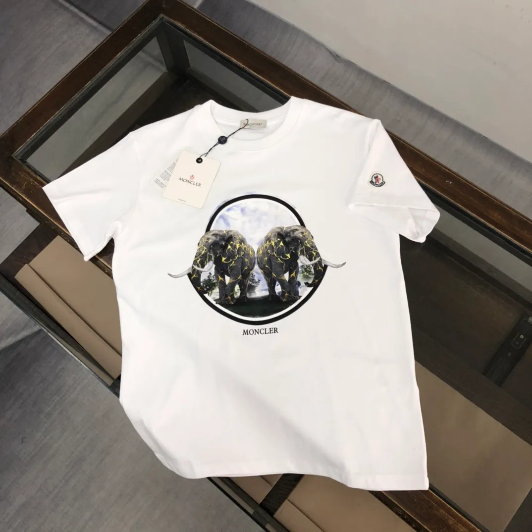 P150 Moncler 2025 new men's round neck short-sleeved couple's T-shirt, new spring and summer product, high quality 🔥🔥Fashionable and versatile, customized imported fabrics, comfortable to wear, breathable, fashionable without losing personality, casual and casual upper body, handsome and stylish, showing the temperament of a big brand. All three standards are complete! ! Color: black white Size: S-XL (loose fit)