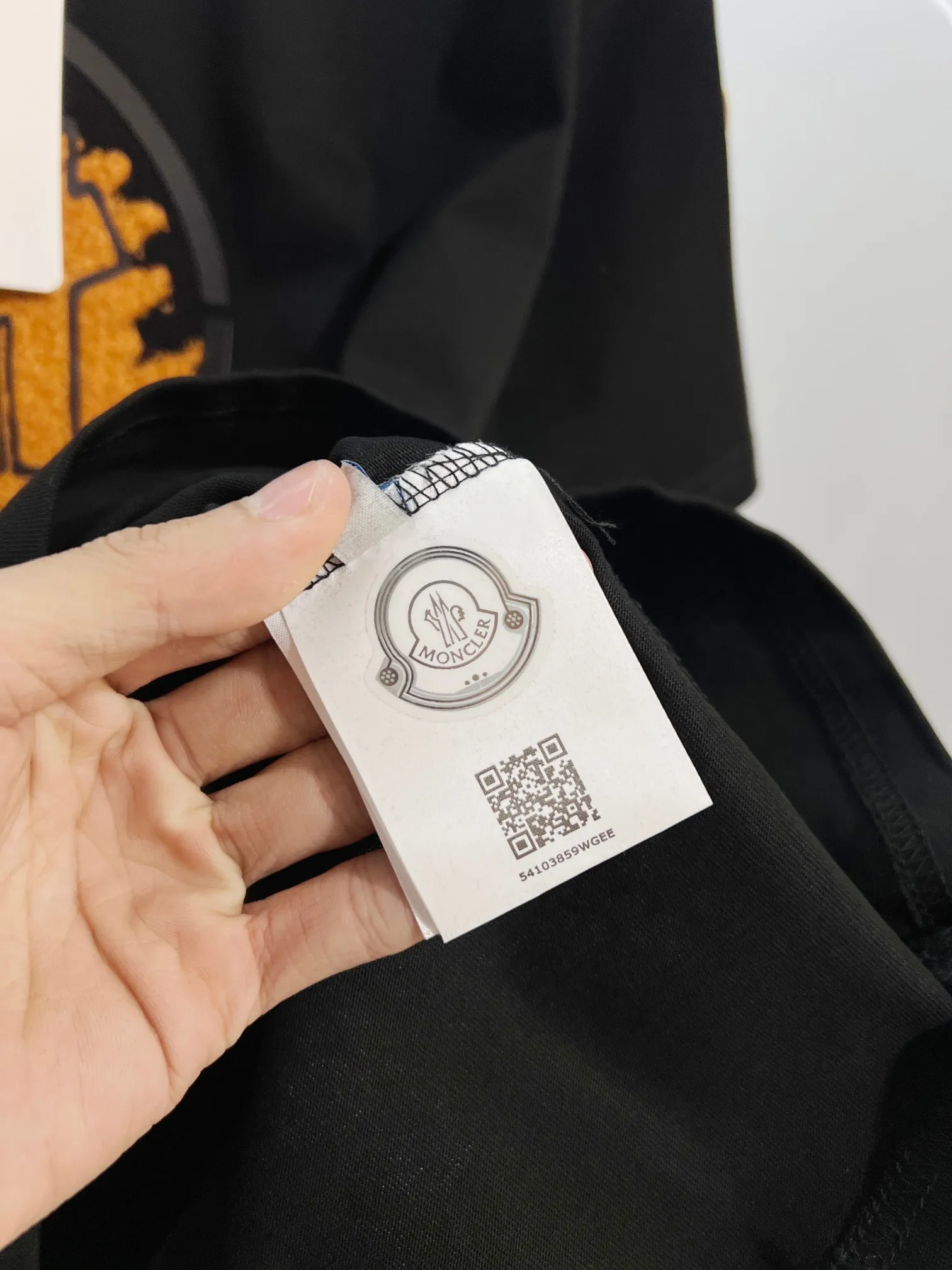 P170 MONCLER/Muzzled 300g pure cotton round neck short-sleeved T-shirt Brand classic Gauze splicing Letter LOGO embossing process 2025ss official synchronization High version High quality Fashion personality Versatile trend Pure original quality Original fabric Hang tag Collar label Washed wheat Complete three standards Color: Black. White. Size: S M L XL XXL