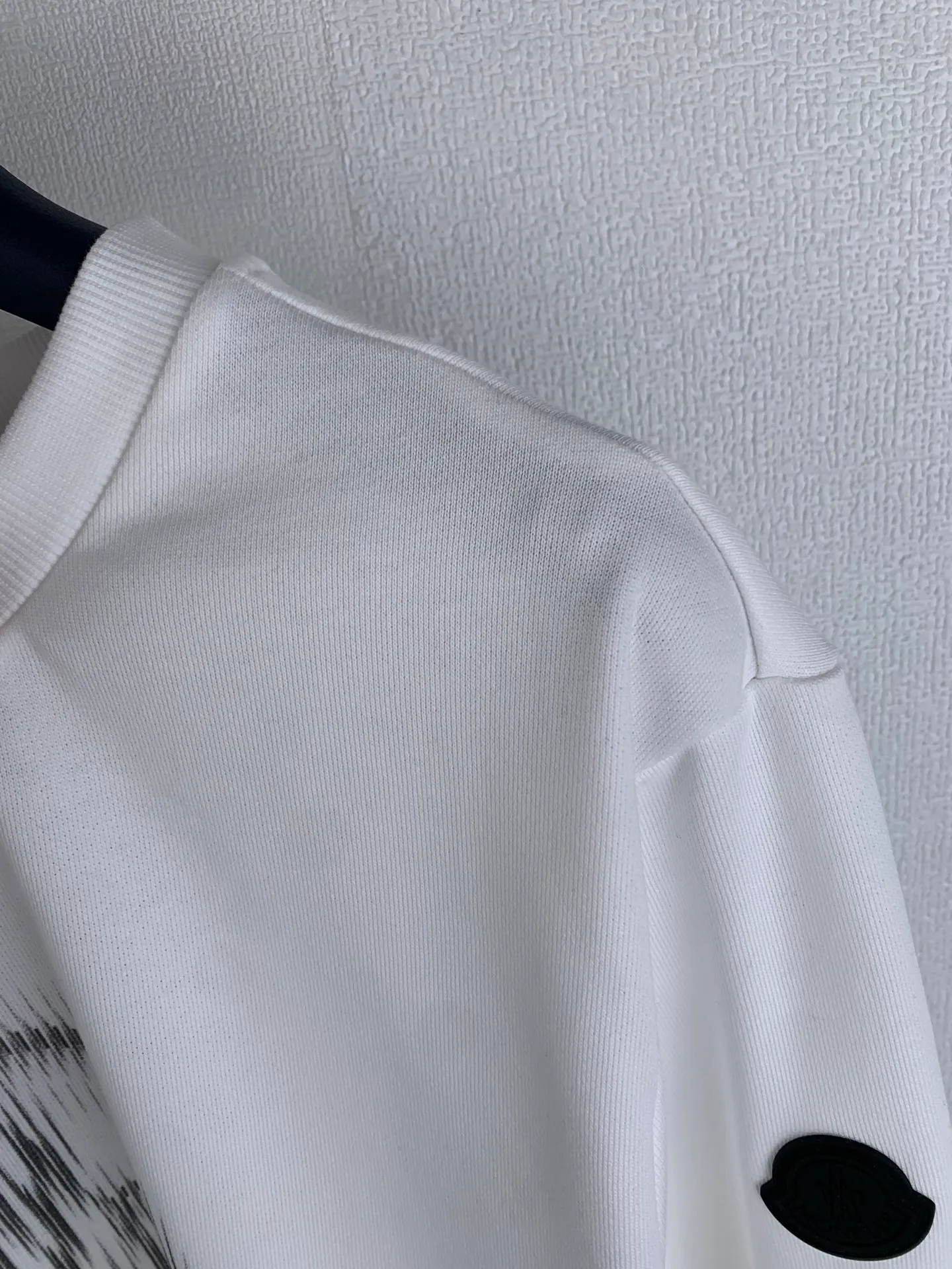 P350 MONCLER round neck pullover printed casual long-sleeved sweatshirt ●Authentic product purchased and developed by 3926. ●320g double-strand combed cotton sweatshirt material ●2*2 cotton luxury trendy rib ●Fabric enzyme wash ●Digital direct printing ●Customized 1:1 chapter ●Customized 1:1 trademark ●Fit version ●Size: S M L XL