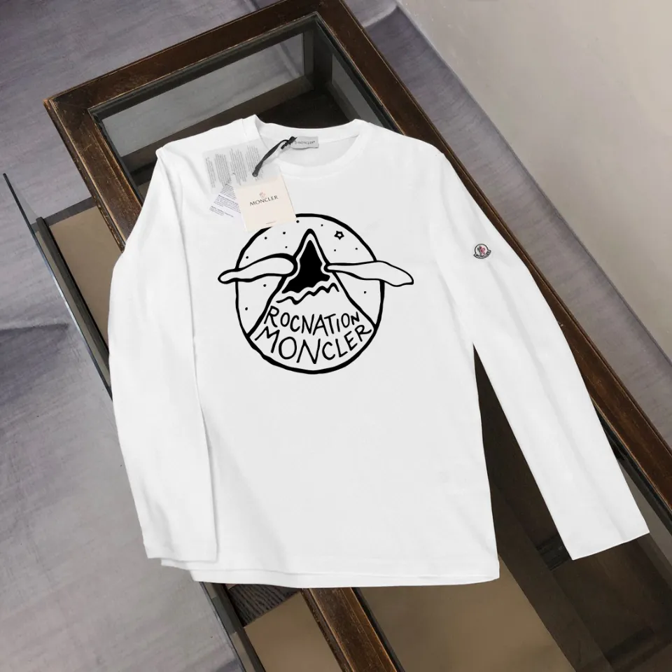 P180, a non-off-the-shelf model, you can trust it. Moncler printed long-sleeved T-shirt, 240g breathable cotton fabric, very soft and comfortable texture, does not shrink, does not deform, does not ball), can be worn alone as a base layer. Original customized accessories, collar label, care mark, hangtag, packaging (perfect details) Color: White Black Size: XS S M L