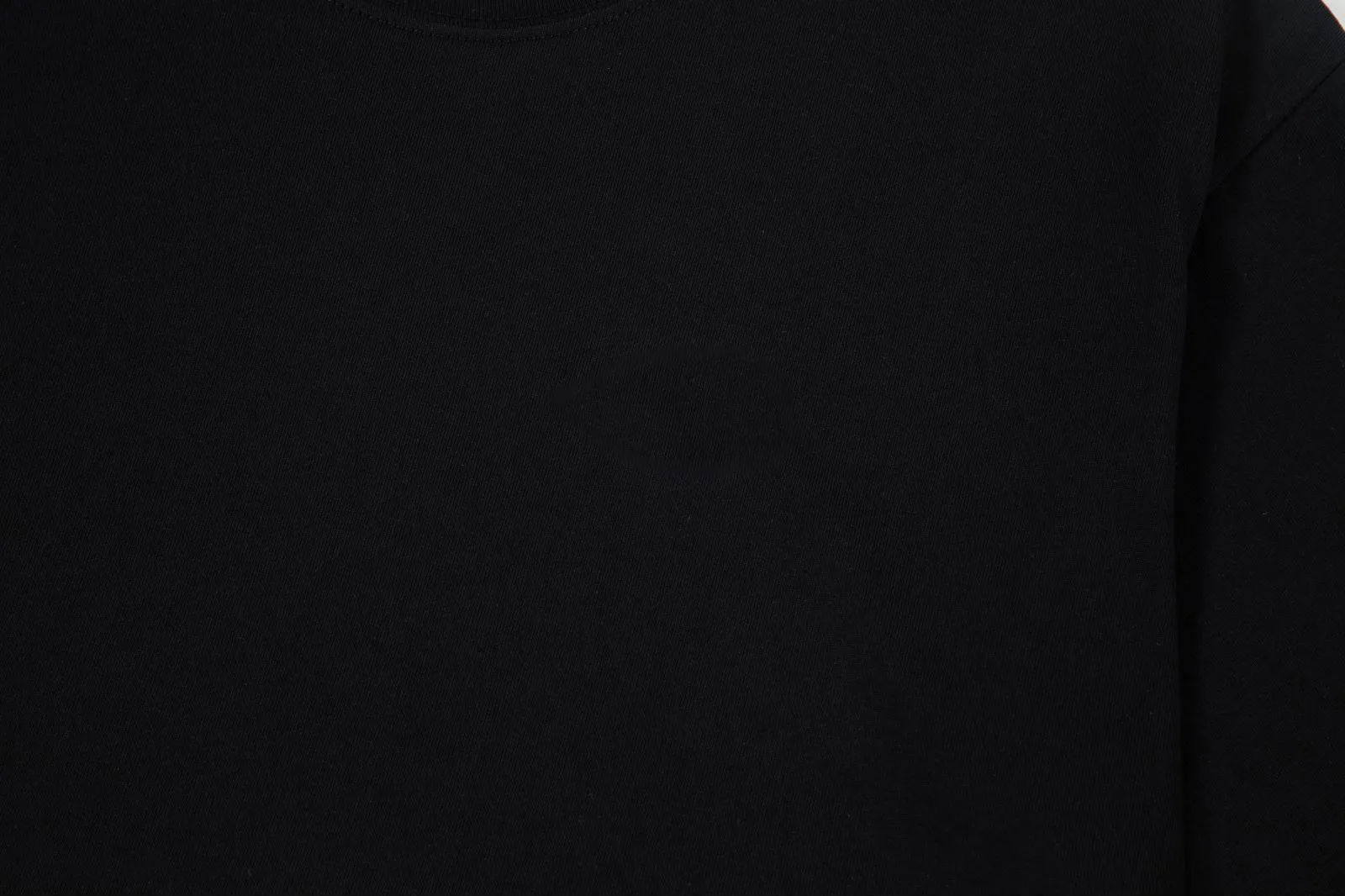 P140 [MONCLER] 2025FW short-sleeved T-shirt, badge + LOGO thick plate, high-end 26s double yarn 300g fabric, heavy fabric, custom stretcher rib, same cylinder and dye, complete three standards, same style for men and women, color: black, white, size: S M L XL 2XL