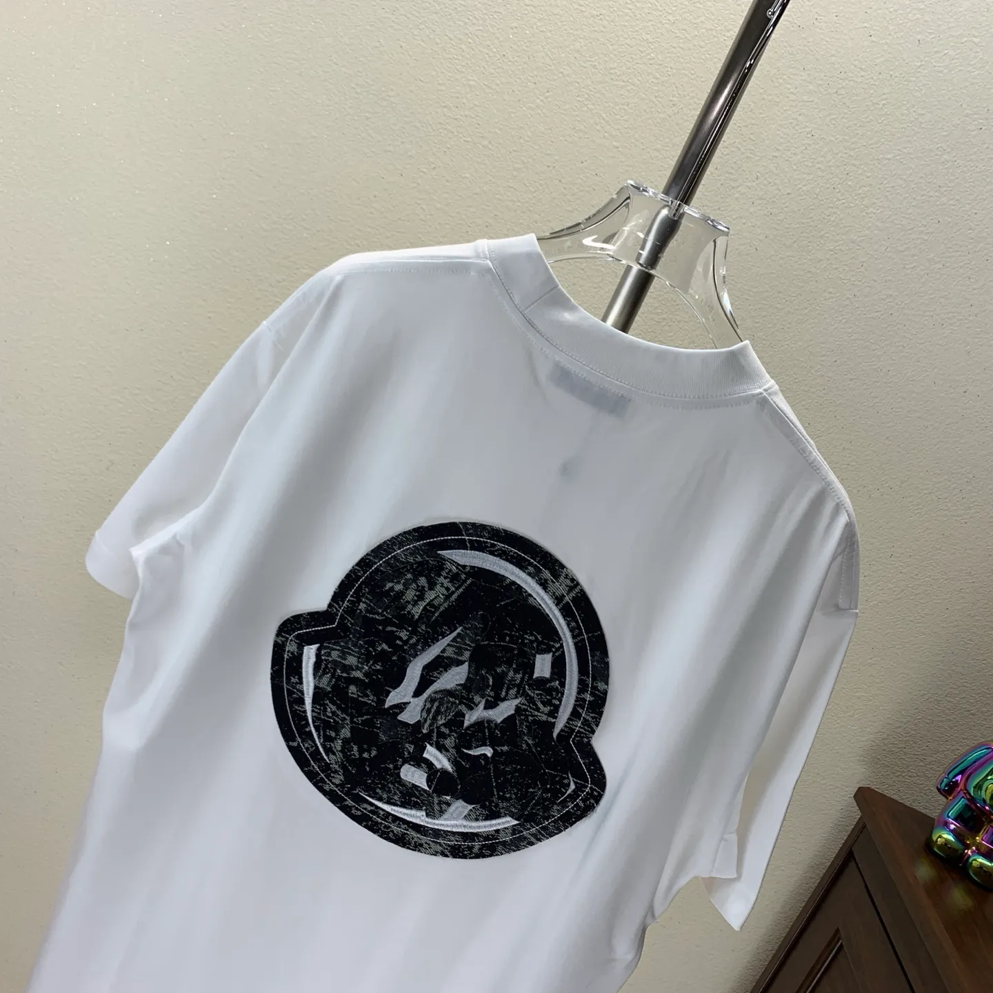 P180 MONCLER 2025 spring and summer new style, personalized denim embroidery, round neck short-sleeved T-shirt, fashionable men and women, S M L XL XXL five sizes black white