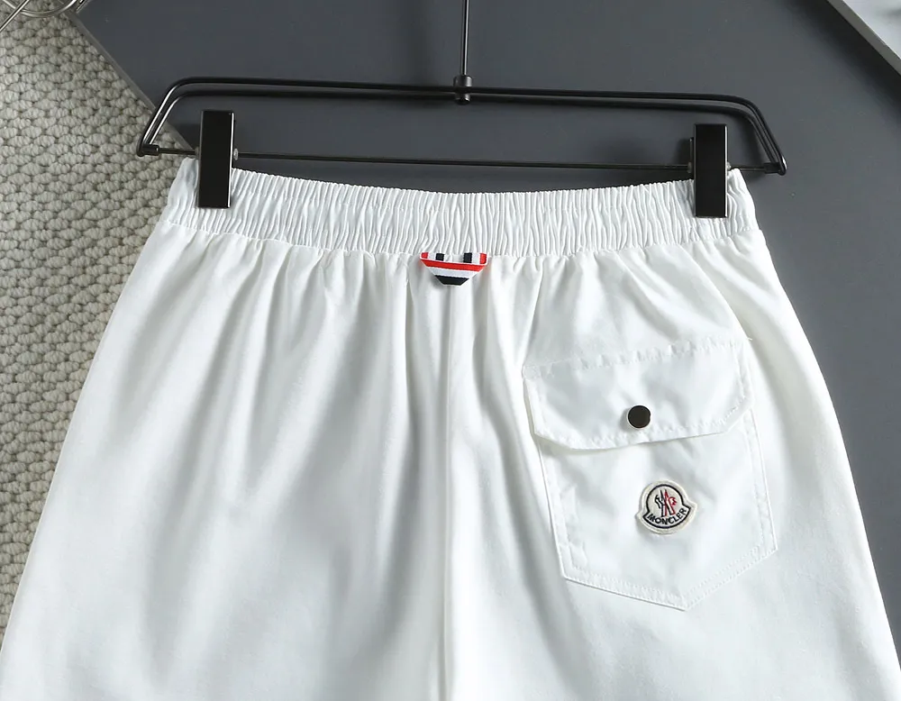 P210 🌸🌸 Moncler 2025 spring and summer new trousers [knitted trousers] feel comfortable to wear, low-key yet luxurious, very high-end, with pockets designed to be fashionable and high-end. Needless to say, the trousers style and tailoring needless to say, the upper body is exquisite and vivid. Really first-class and top-quality materials. Really top-level casual pants and elastic pants, of outstanding quality. After heavy washing, the trousers are very soft and not picky. The upper body is absolutely stylish. Extremely luxurious. Size:M-4XL