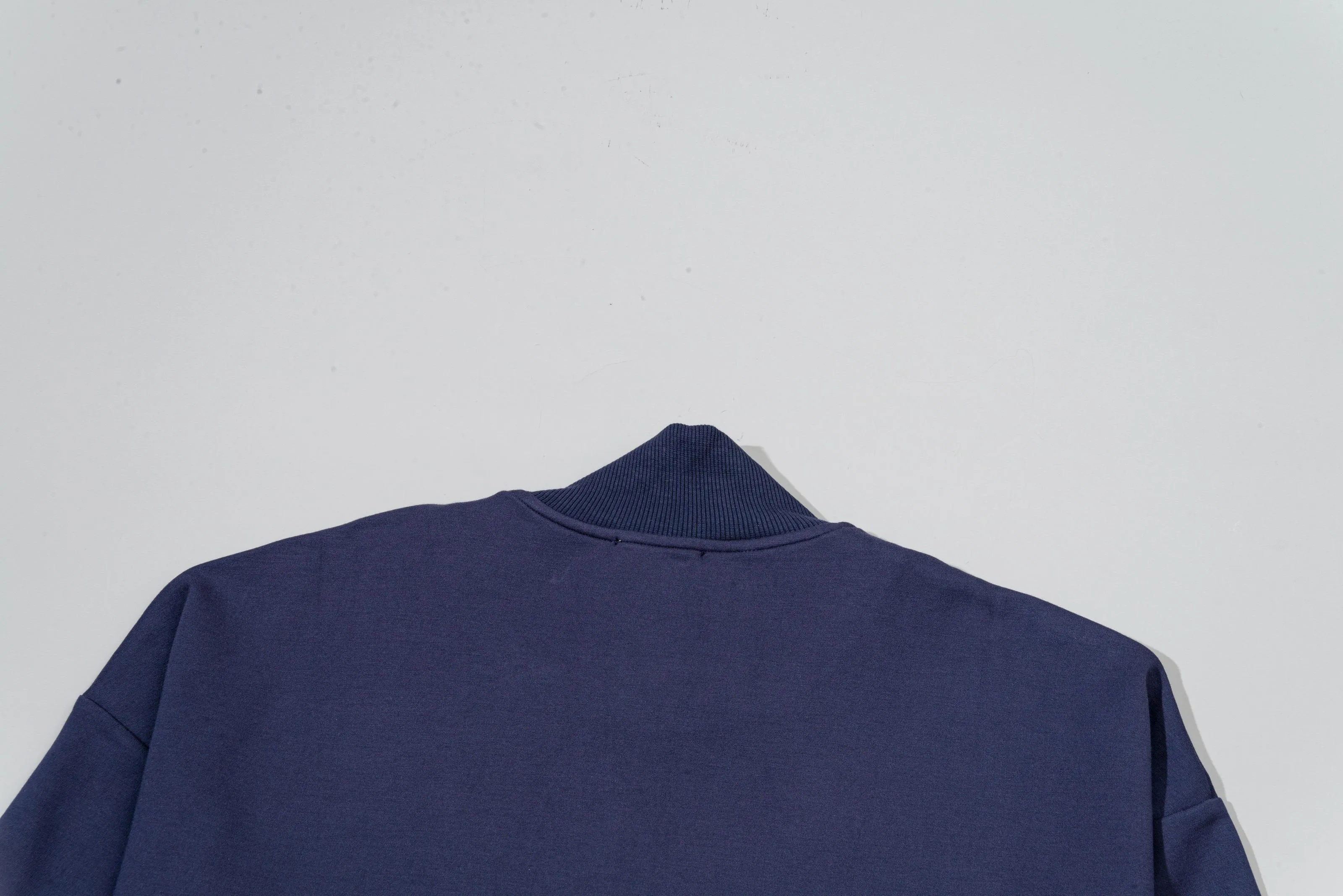P270 MONCLER/Muzzle Custom fabric suit casual sweatpants Red and blue ribbon splicing design brand Zhangzi LOGO process Official synchronization High version High quality Fashion personality Versatile trend Pure original quality Original fabric Hang tag Collar label Washed wheat Complete three standards Color: blue. Gray. Size: S-2XL
