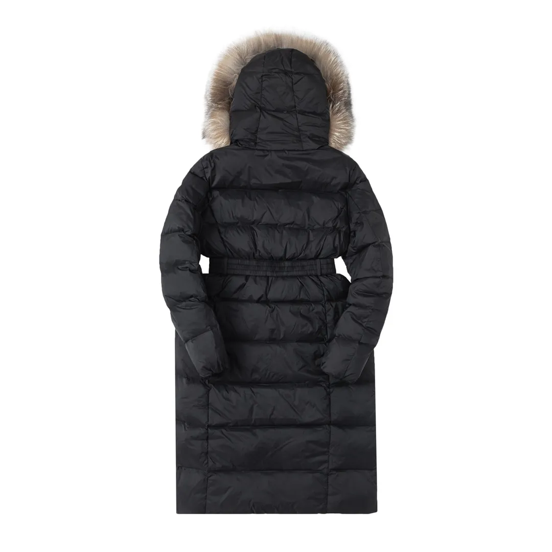 P1100 with dust bag) Moncler/Mongolian #hudson women's extended down jacket This is the most perfect type of Moncler down jacket, giving you enough warmth from head to toe. The filling of the down, the color of the fabric, the gloss of the fox fur, and the fineness of the hardware are extremely high-end! Each silver fox fur collar is imported from Finland and is unique! Filled with European standard 95% white duck down, the softness and warmth are unparalleled! Made of lightweight nylon fabric, it has a cut-and-stitch design on the body, pockets on the left and right sides, and the latest webbing embellishment on the zipper. The extended version that goes over the knee has an excellent effect of hiding flesh and makes your taller figure appear slimmer. The detachable hood at the funnel neckline provides extra coverage. It is a must-have when the weather gets cold! This basic classic style will never go out of style! The longer length can make the legs more effective in keeping out the cold, especially for friends in the north! One NFC sensor anti-counterfeiting chip One European standard 95% white goose down, exclusively used on the market. An exclusive use of Taiwan's original nylon nylon inner and outer fabrics. The auxiliary materials and hardware are customized from the original factory to restore genuine quality.  size:1# 2# 3# 4#