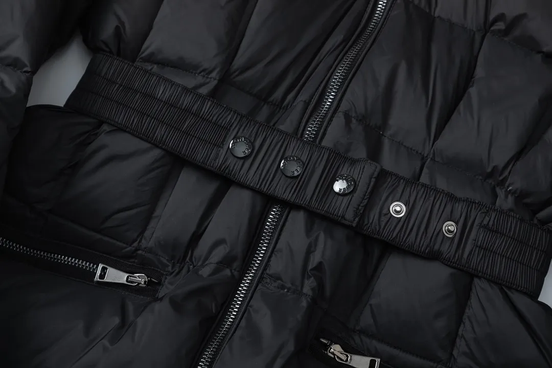 P1100 with dust bag) Moncler/Mongolian #hudson women's extended down jacket This is the most perfect type of Moncler down jacket, giving you enough warmth from head to toe. The filling of the down, the color of the fabric, the gloss of the fox fur, and the fineness of the hardware are extremely high-end! Each silver fox fur collar is imported from Finland and is unique! Filled with European standard 95% white duck down, the softness and warmth are unparalleled! Made of lightweight nylon fabric, it has a cut-and-stitch design on the body, pockets on the left and right sides, and the latest webbing embellishment on the zipper. The extended version that goes over the knee has an excellent effect of hiding flesh and makes your taller figure appear slimmer. The detachable hood at the funnel neckline provides extra coverage. It is a must-have when the weather gets cold! This basic classic style will never go out of style! The longer length can make the legs more effective in keeping out the cold, especially for friends in the north! One NFC sensor anti-counterfeiting chip One European standard 95% white goose down, exclusively used on the market. An exclusive use of Taiwan's original nylon nylon inner and outer fabrics. The auxiliary materials and hardware are customized from the original factory to restore genuine quality.  size:1# 2# 3# 4#