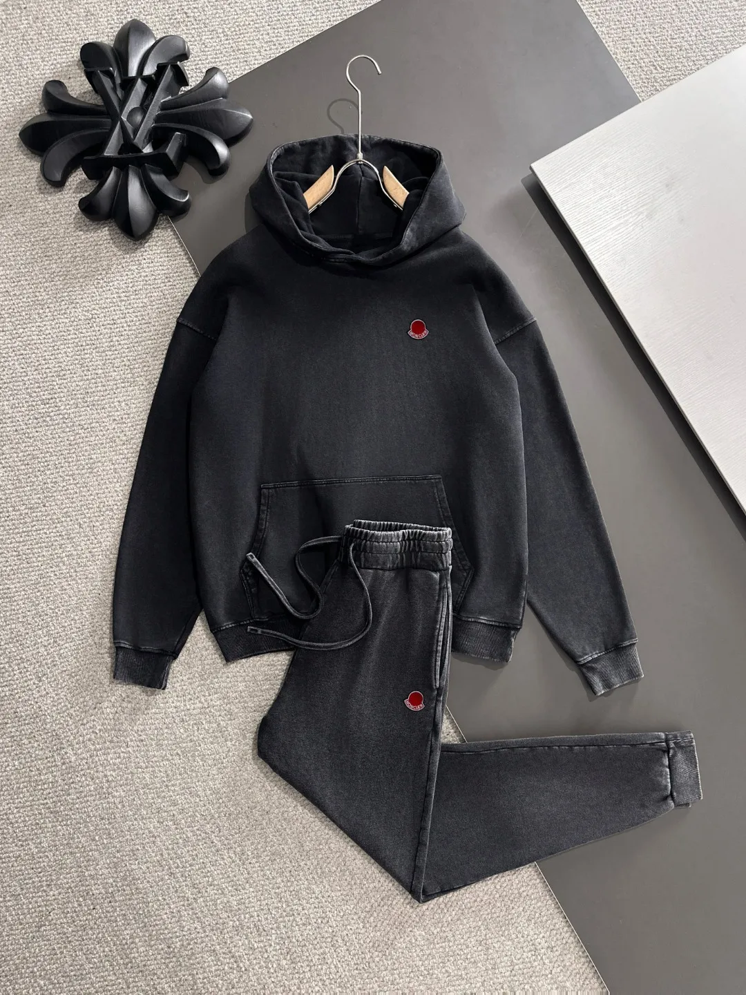 Next day shipping P720 MONCLER/Mongolian high quality 2025 autumn and winter new casual heavy industry suit exclusively developed by yb! High quality production! The top version of the trading company channel order, external orders for imported custom fabrics, high breathability and comfort, impeccable details, absolutely worth buying! This type of suit is also a must-have for lazy people. You don’t have to think about how to match it, you can just get it in one set! Brand element design concept, delicate and soft feel! It presents a casual cut and the upper body shape is great! On sale simultaneously on the official website! From a high-end men's positioning brand, the low-key luxury taste is irresistible! Exquisite workmanship and impeccable quality! The overall style is simple, fashionable and timeless, fully meeting the requirements of stylish and tasteful dressing! Sizes: S to XXL (or state your height and weight when placing an order)