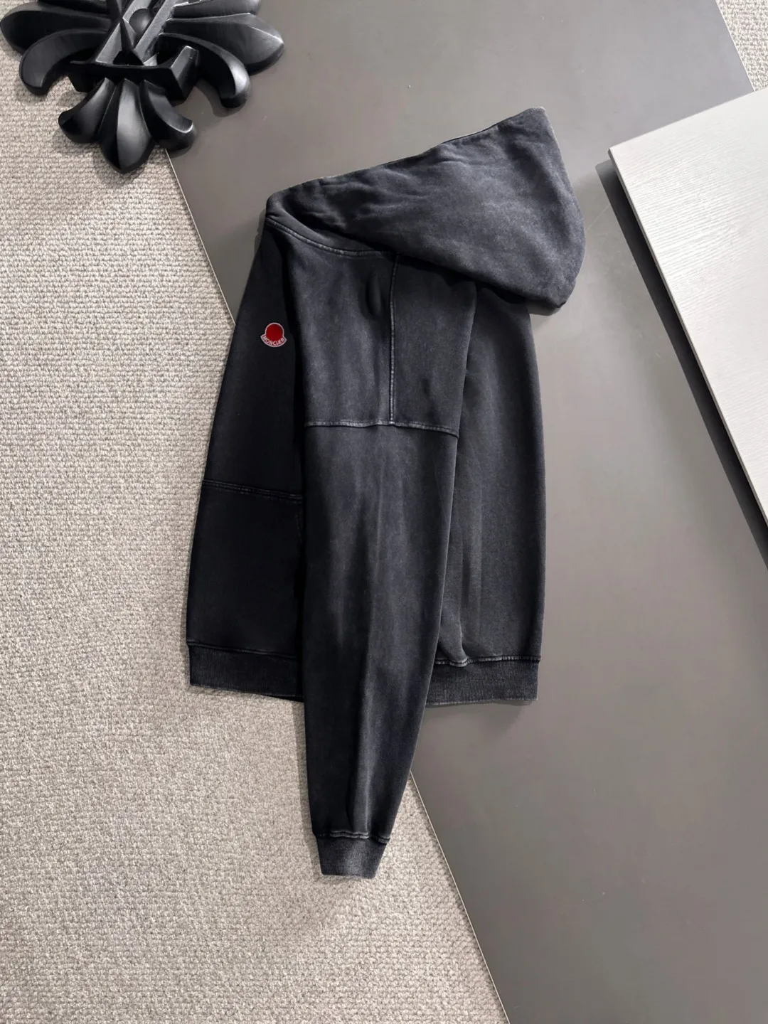 Next day shipping P720 MONCLER/Mongolian high quality 2025 autumn and winter new casual heavy industry suit exclusively developed by yb! High quality production! The top version of the trading company channel order, external orders for imported custom fabrics, high breathability and comfort, impeccable details, absolutely worth buying! This type of suit is also a must-have for lazy people. You don’t have to think about how to match it, you can just get it in one set! Brand element design concept, delicate and soft feel! It presents a casual cut and the upper body shape is great! On sale simultaneously on the official website! From a high-end men's positioning brand, the low-key luxury taste is irresistible! Exquisite workmanship and impeccable quality! The overall style is simple, fashionable and timeless, fully meeting the requirements of stylish and tasteful dressing! Sizes: S to XXL (or state your height and weight when placing an order)