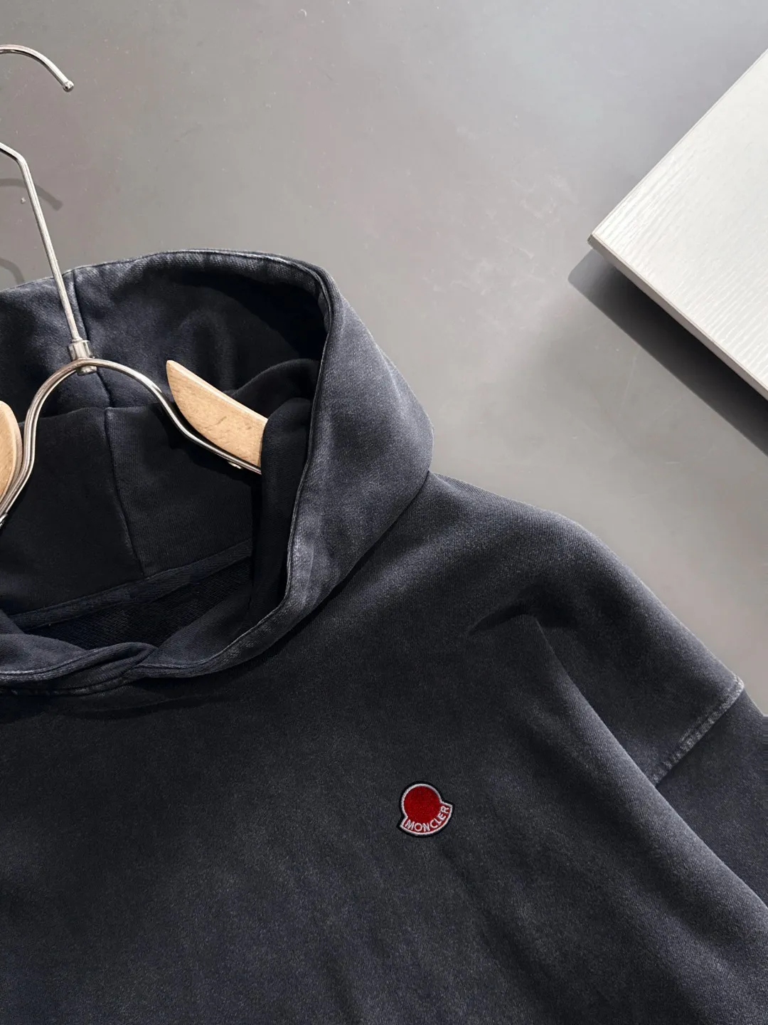 Next day shipping P720 MONCLER/Mongolian high quality 2025 autumn and winter new casual heavy industry suit exclusively developed by yb! High quality production! The top version of the trading company channel order, external orders for imported custom fabrics, high breathability and comfort, impeccable details, absolutely worth buying! This type of suit is also a must-have for lazy people. You don’t have to think about how to match it, you can just get it in one set! Brand element design concept, delicate and soft feel! It presents a casual cut and the upper body shape is great! On sale simultaneously on the official website! From a high-end men's positioning brand, the low-key luxury taste is irresistible! Exquisite workmanship and impeccable quality! The overall style is simple, fashionable and timeless, fully meeting the requirements of stylish and tasteful dressing! Sizes: S to XXL (or state your height and weight when placing an order)