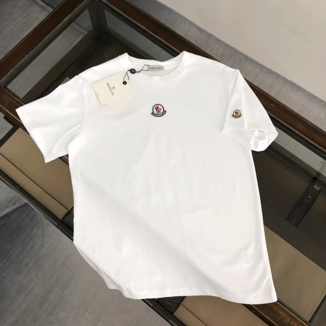 P160 🔥Moncler's new summer minimalist short-sleeved T-shirt. This T-shirt is the crystallization of Moncler's pure personality and functionality. It is specially designed to create a casual look. It is suitable for matching with various clothing. It is made of custom-woven high-density cotton fabric! Black White S~XL