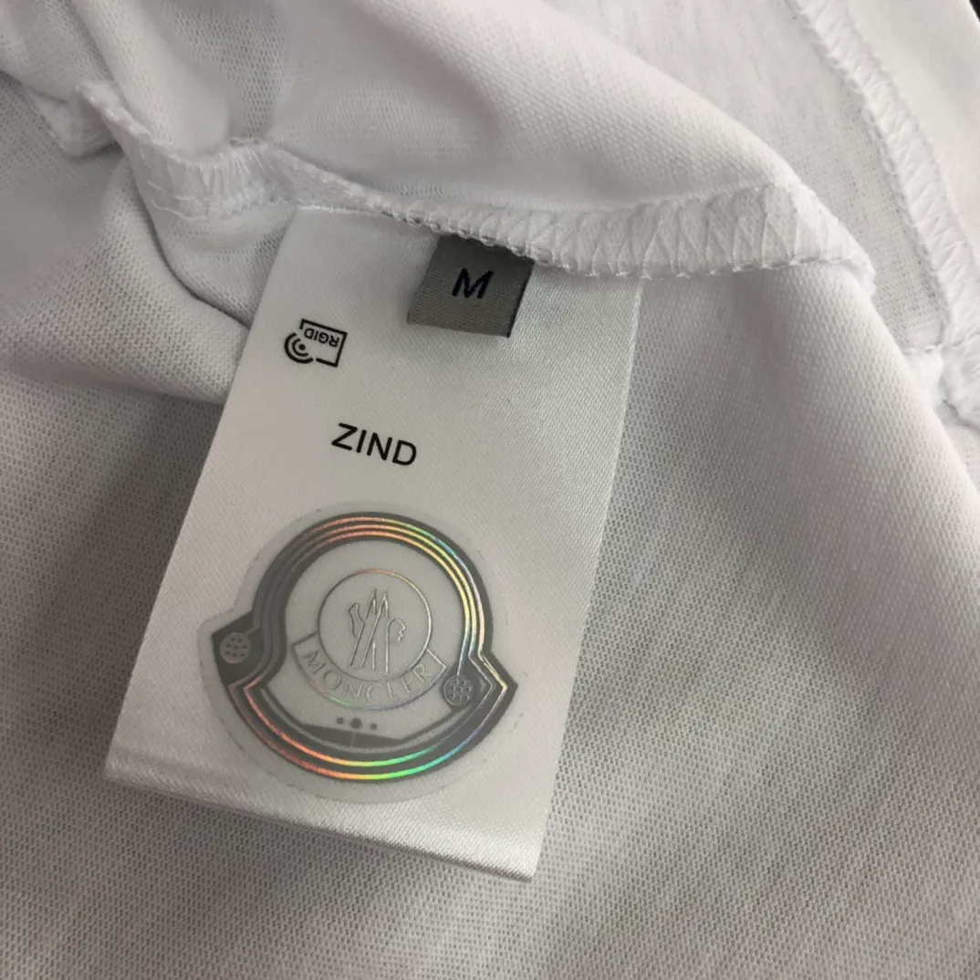 P160 🔥Moncler's new summer minimalist short-sleeved T-shirt. This T-shirt is the crystallization of Moncler's pure personality and functionality. It is specially designed to create a casual look. It is suitable for matching with various clothing. It is made of custom-woven high-density cotton fabric! Black White S~XL