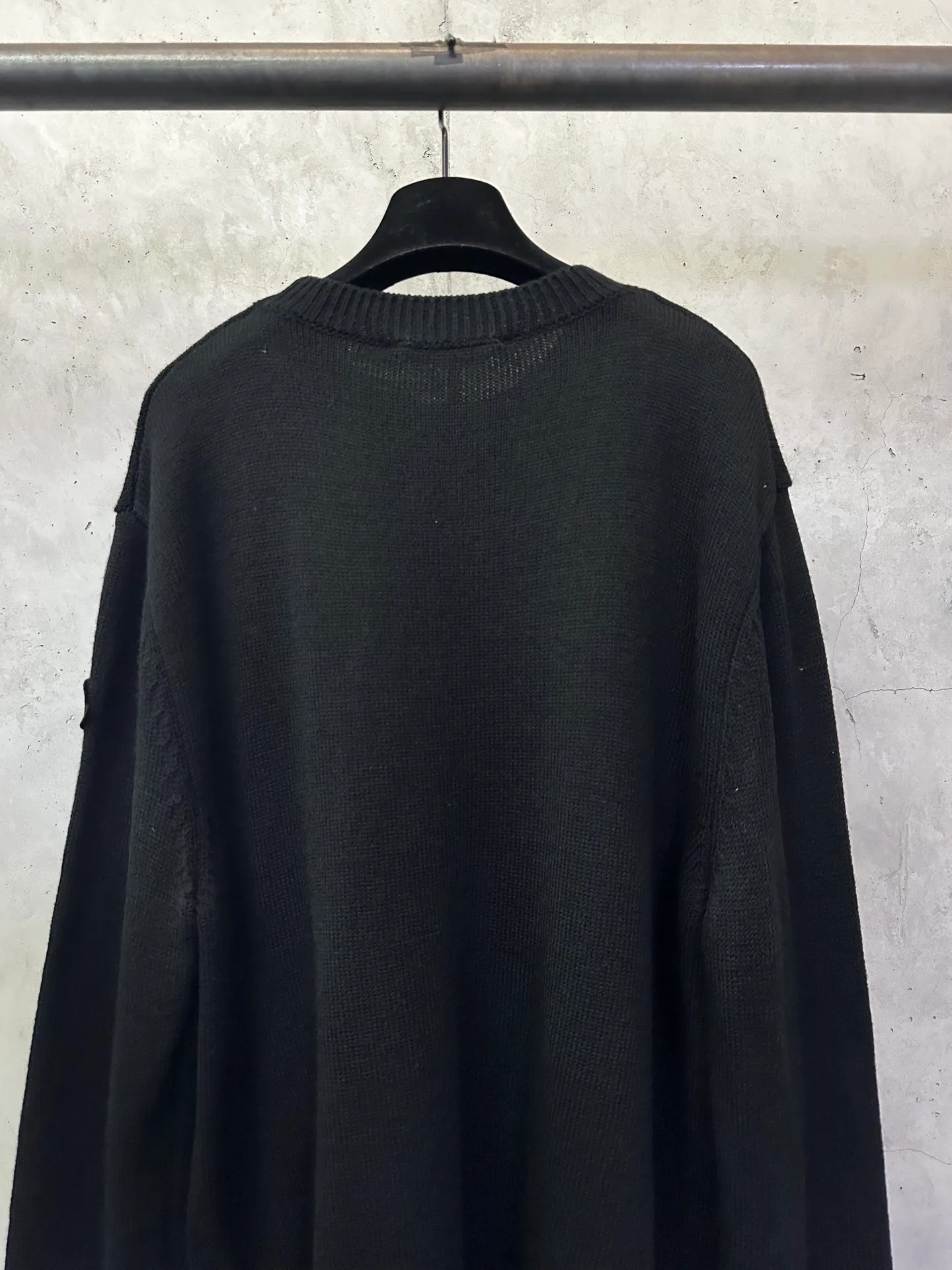 P450 MONCLER masked ss25 embroidered logo round neck long-sleeved sweater. Fabric: Made of 35% wool double-ply blended wool. Dry cleaning is recommended (this product is woven from wool and is not easy to machine wash). Customized hardware. Thread. Accessories. Matching. Same style for men and women. -Color: Black -Size: S M L XL
