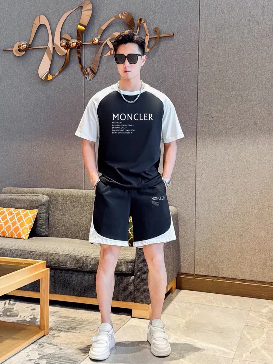P560 Brand [MONCLER Mouth Covered] 2025 round neck short-sleeved shorts suit. The pure cotton fabric upper body will not be stuffy, the smooth and comfortable skin-friendly effect is more breathable, the fabric has its own texture, classic logo technology, a new interpretation from a unique angle, the first choice for fashion and versatility! Size: M-3XL (maximum wear: 190 pounds)