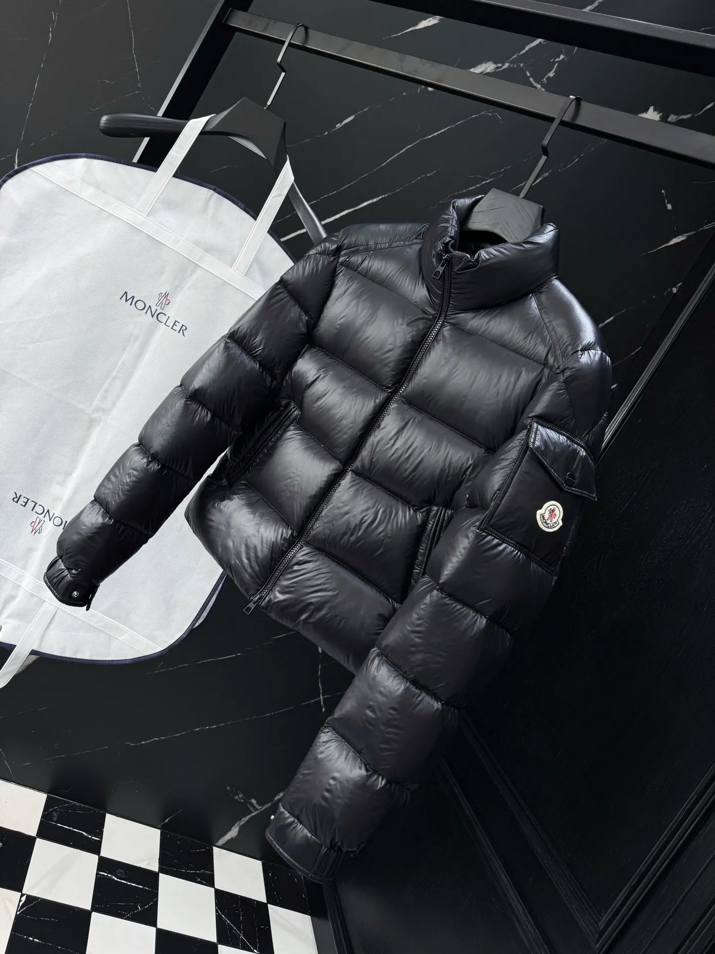 P760 moncler 🌟down jacket, original custom-made hardware accessories, all imported and original customization, welcome to compare, absolutely high quality, using top-grade 90 white duck down, super soft, fluffy and plump, super heavy-duty, excellent fabric workmanship, perfect version, note⚠fabric is super comfortable, exclusive model, non-market product, women's model, color: black, white, pink, size: 1234