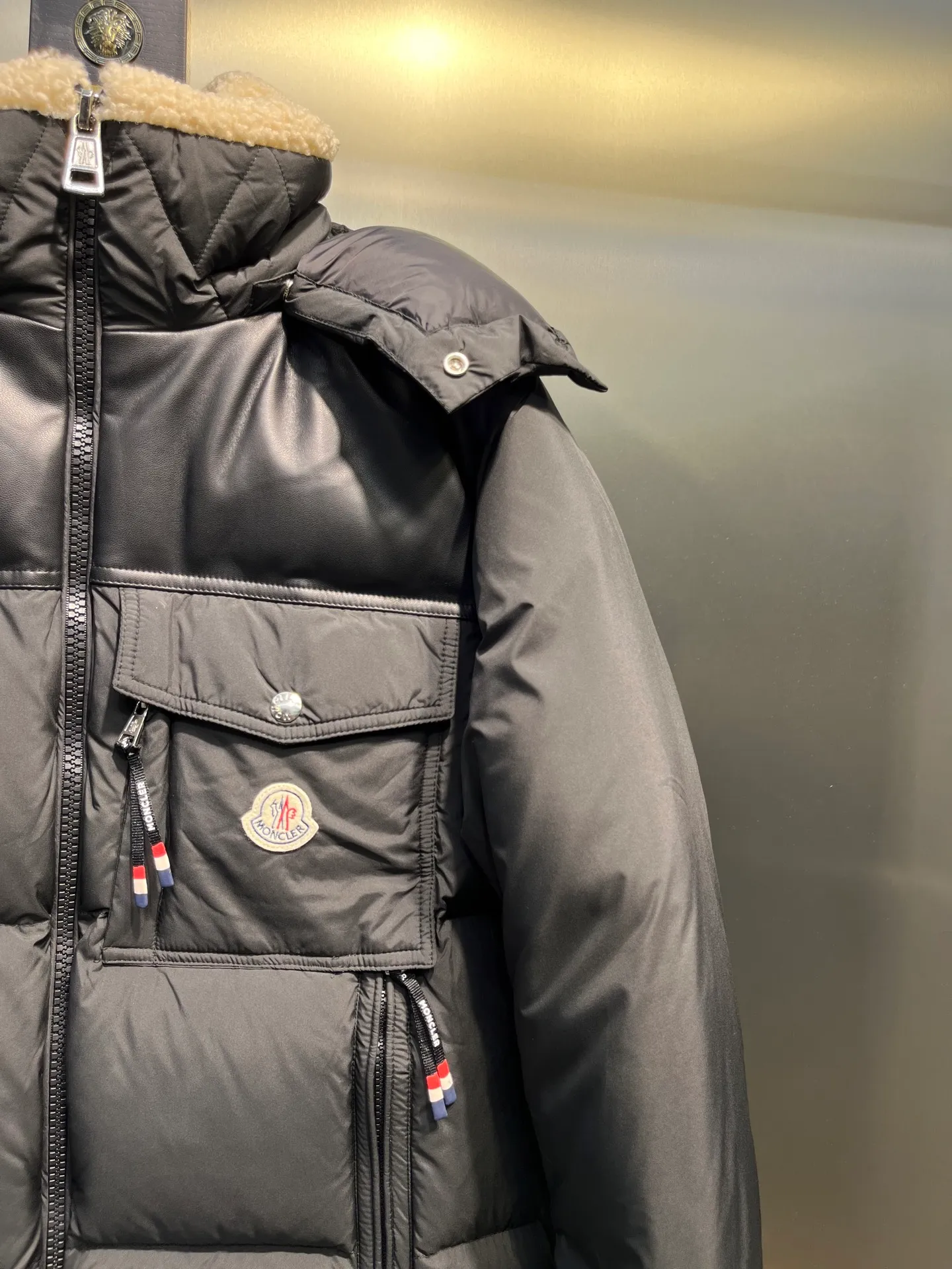P1080 moncler 🌟down jacket, original custom-made hardware accessories, all imported and original customization, welcome to compare, absolutely high quality, using top-grade 90 white duck down, super soft, fluffy and plump, super heavy-duty, fabric workmanship, perfect version, pay attention to the fabric, super comfortable, exclusive model, non-market goods, same sizes for men and women.  size: 123456