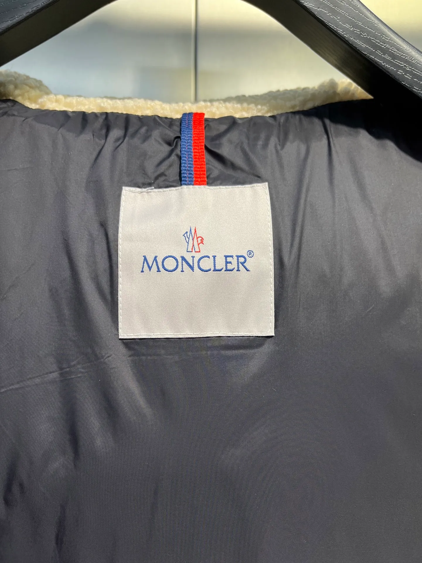 P1080 moncler 🌟down jacket, original custom-made hardware accessories, all imported and original customization, welcome to compare, absolutely high quality, using top-grade 90 white duck down, super soft, fluffy and plump, super heavy-duty, fabric workmanship, perfect version, pay attention to the fabric, super comfortable, exclusive model, non-market goods, same sizes for men and women.  size: 123456