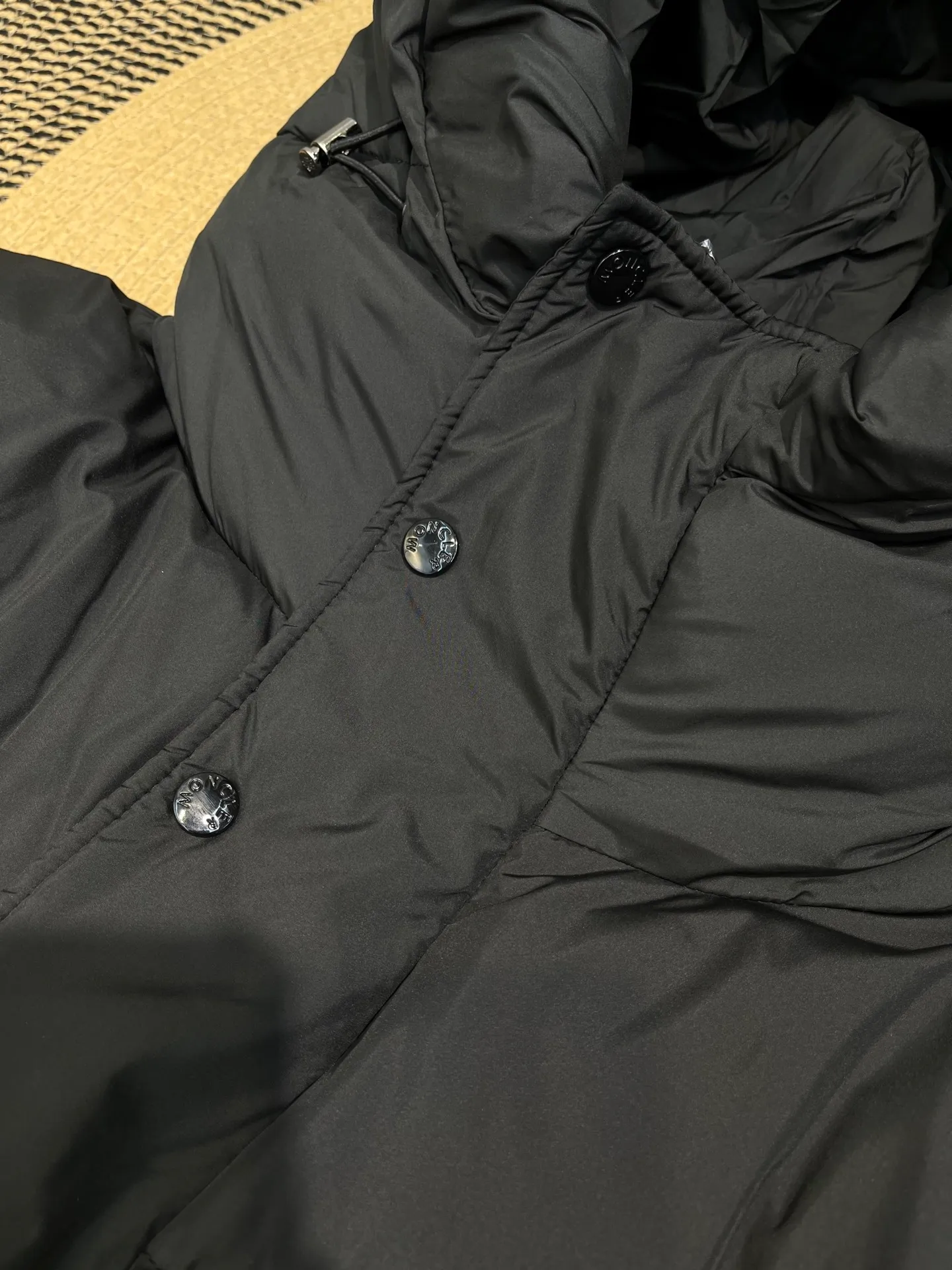P840 moncler 🌟Down jacket Original 1:1 customized hardware accessories are all imported and original customized. Counters are welcome to compare. Absolutely high quality. Use top 90 duck down. Super soft. Top version, full of feathers. Super heavy industry. Fabric workmanship is perfect. Note: super soft. Size: 12345