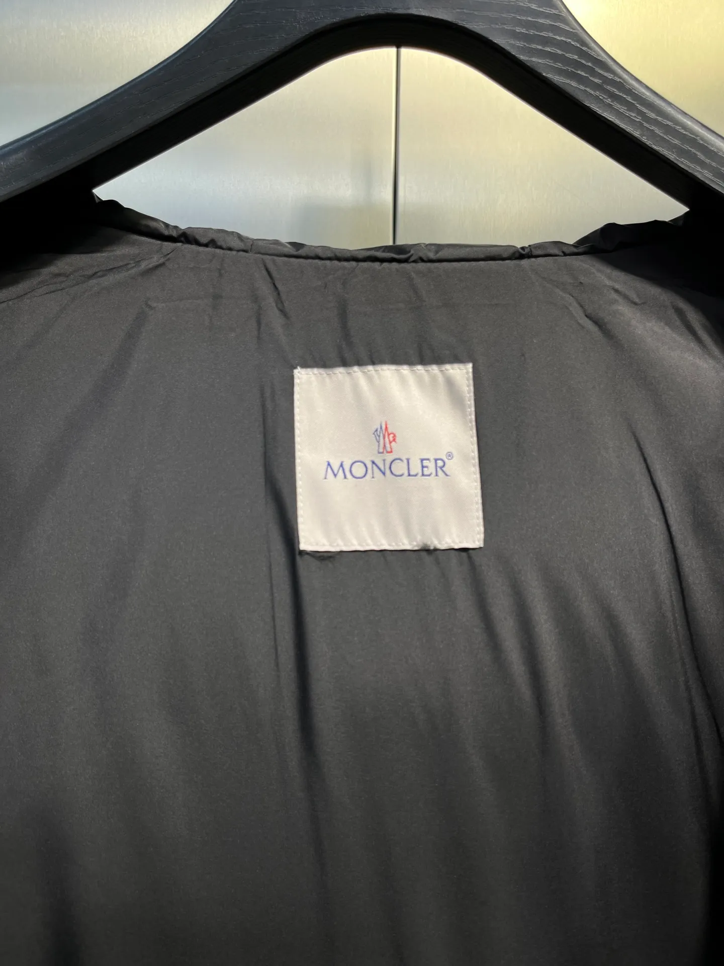 P840 moncler 🌟Down jacket Original 1:1 customized hardware accessories are all imported and original customized. Counters are welcome to compare. Absolutely high quality. Use top 90 duck down. Super soft. Top version, full of feathers. Super heavy industry. Fabric workmanship is perfect. Note: super soft. Size: 12345