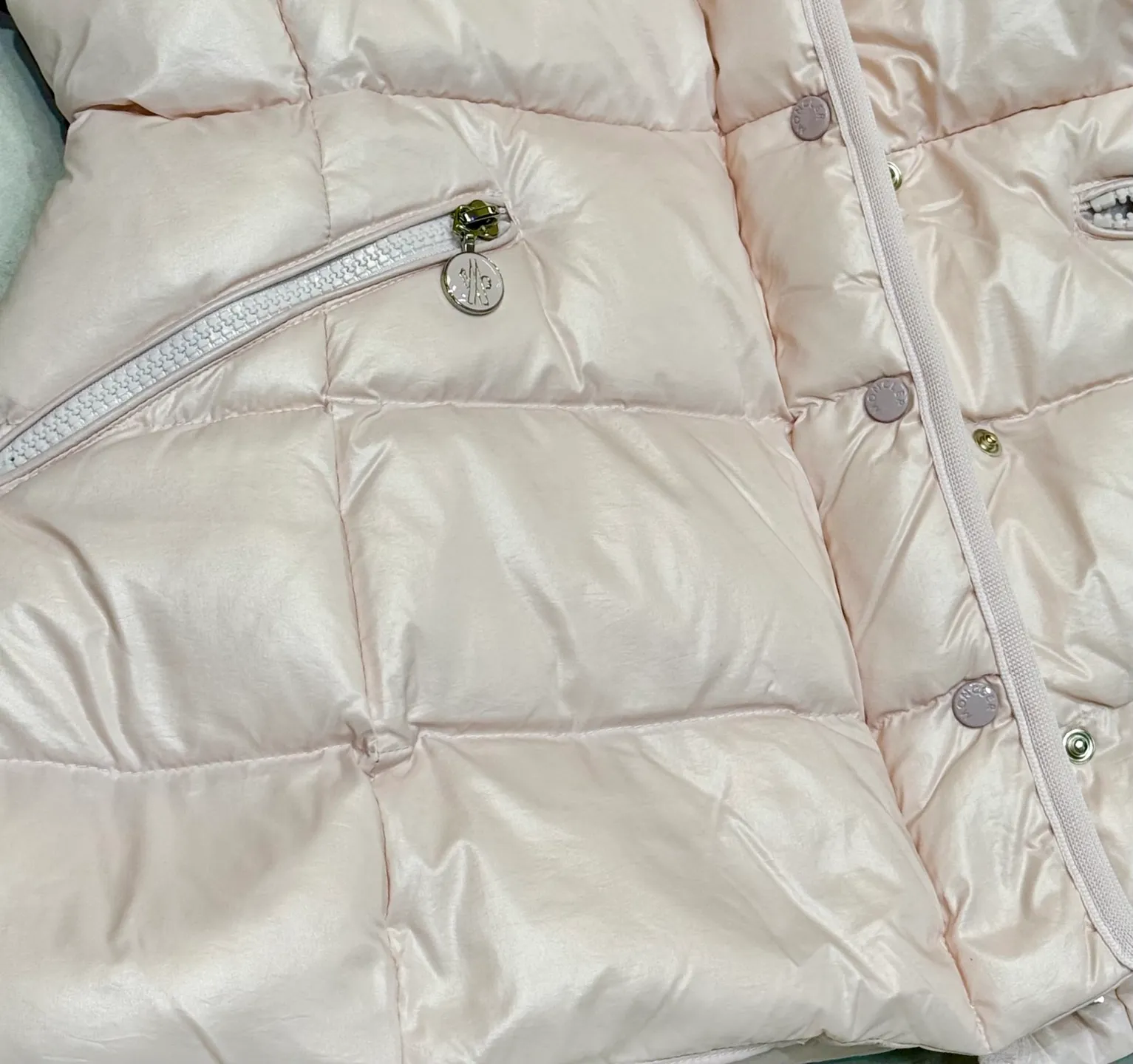 P920 Women's Moncler FW24 Barante short waist silhouette zipper long-sleeved down jacket Color: light pink off-white black Size: 0 1 2 3