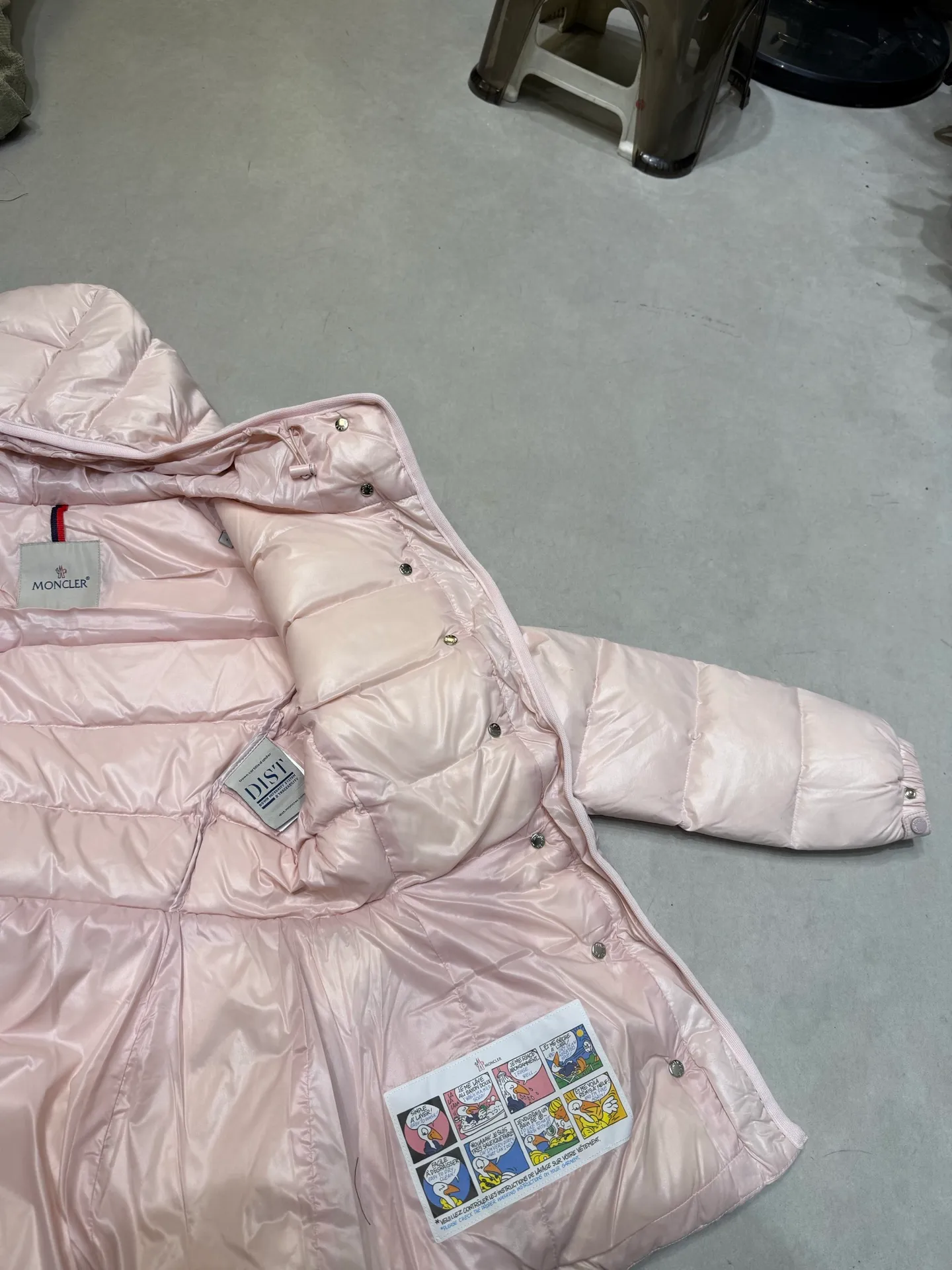 P920 Women's Moncler FW24 Barante short waist silhouette zipper long-sleeved down jacket Color: light pink off-white black Size: 0 1 2 3